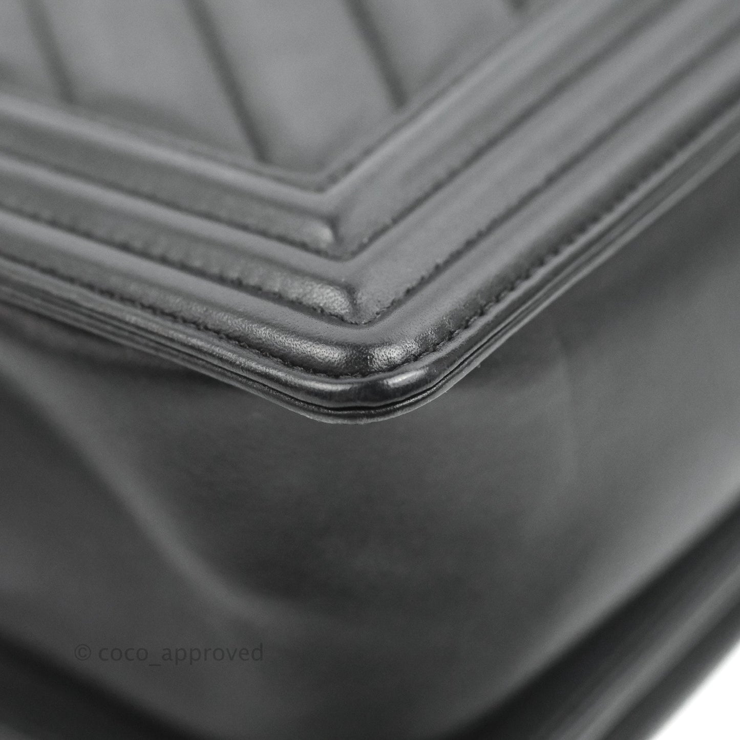 Chanel Chevron Medium Boy Black Calfskin Gold Hardware