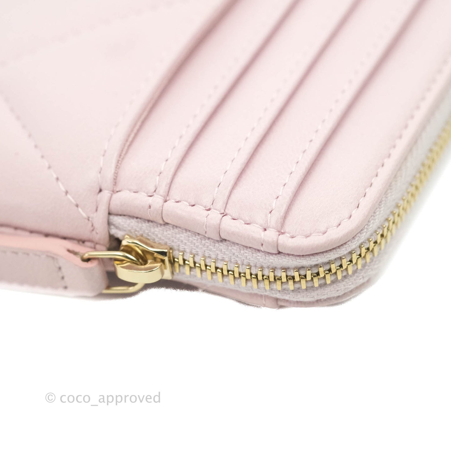 Chanel 19 Zip Card Holder Light Pink Lambskin Gold Hardware