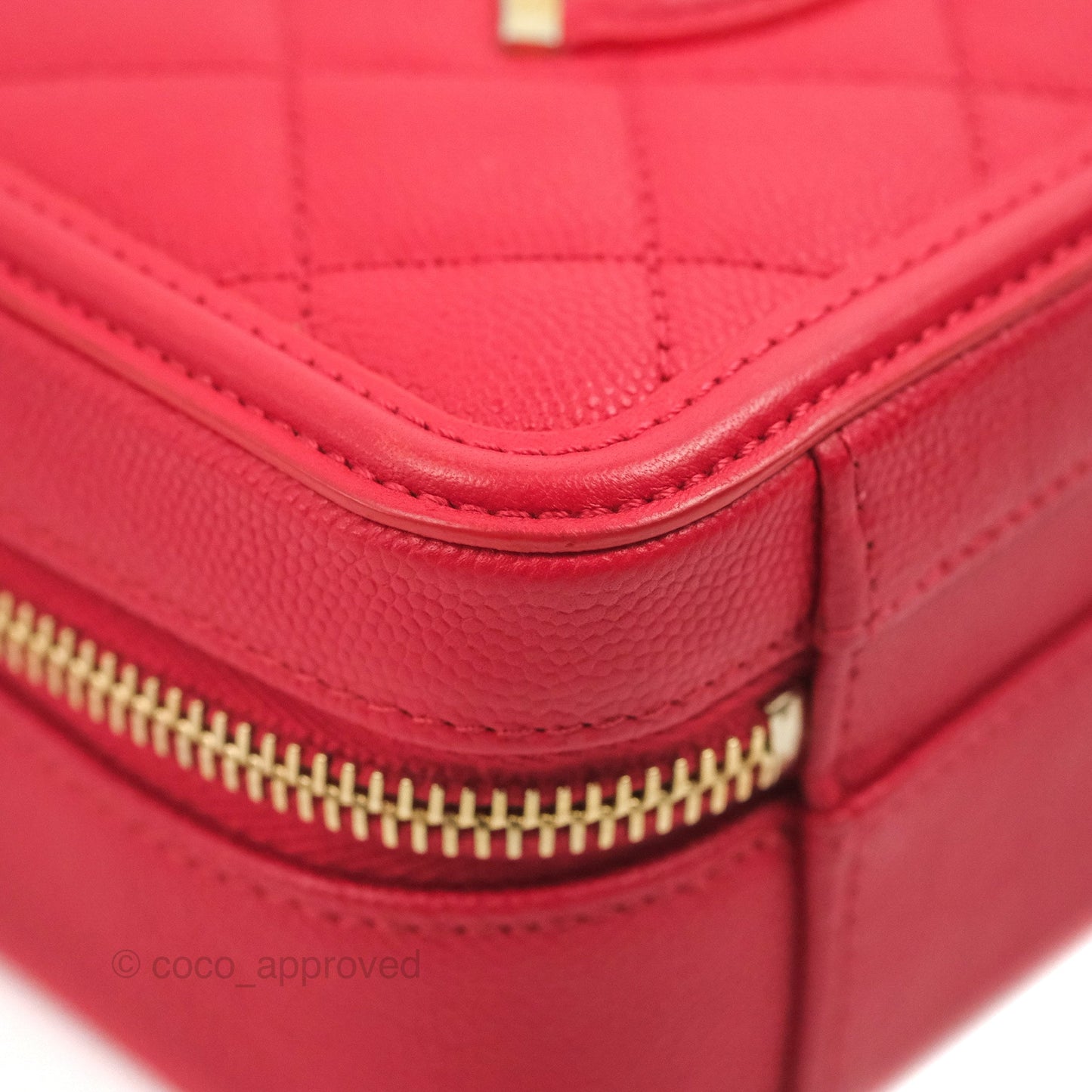Chanel Quilted Small CC Filigree Vanity Case Red Caviar Gold Hardware