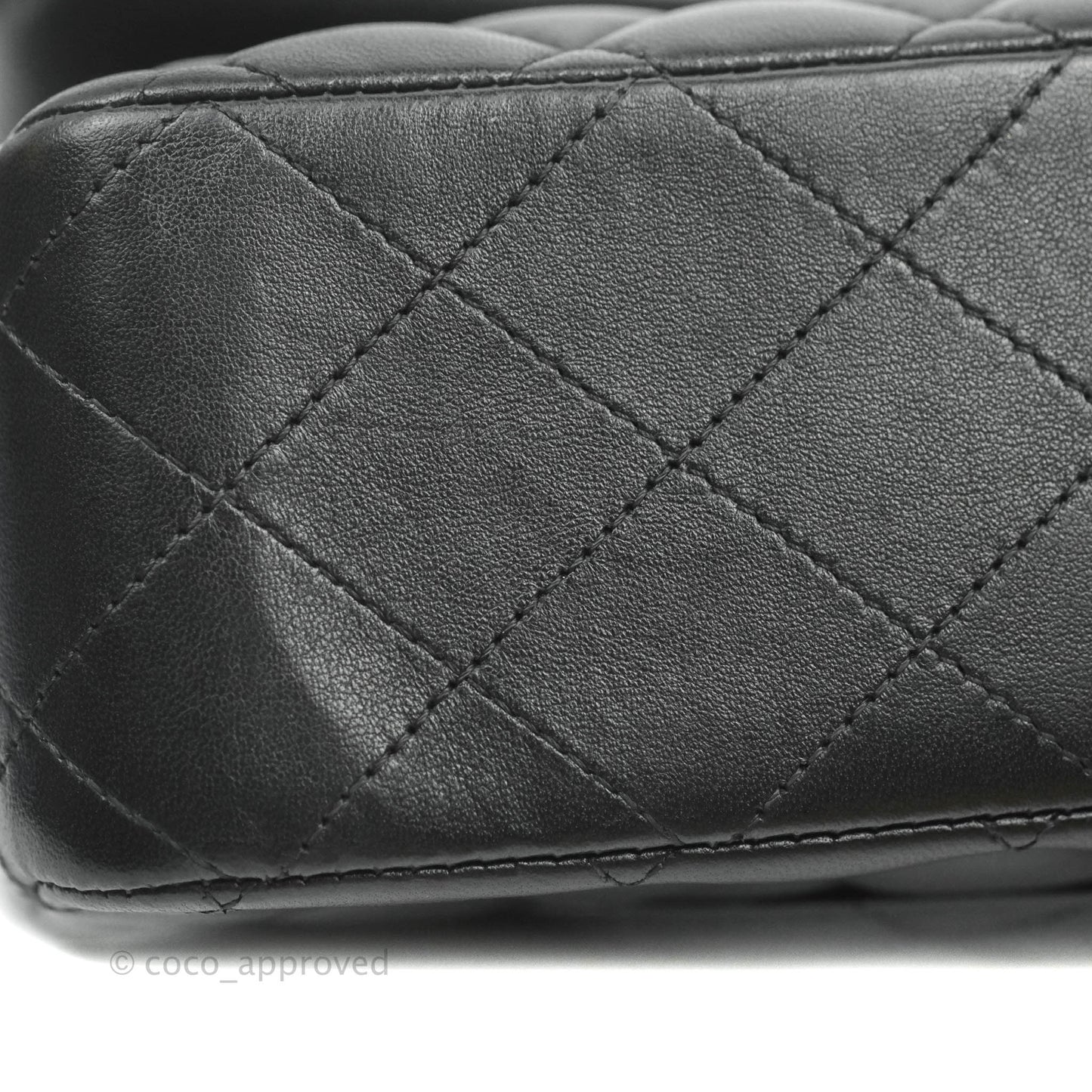 Chanel Classic M/L Flap Bag Black Lambskin Gold Hardware