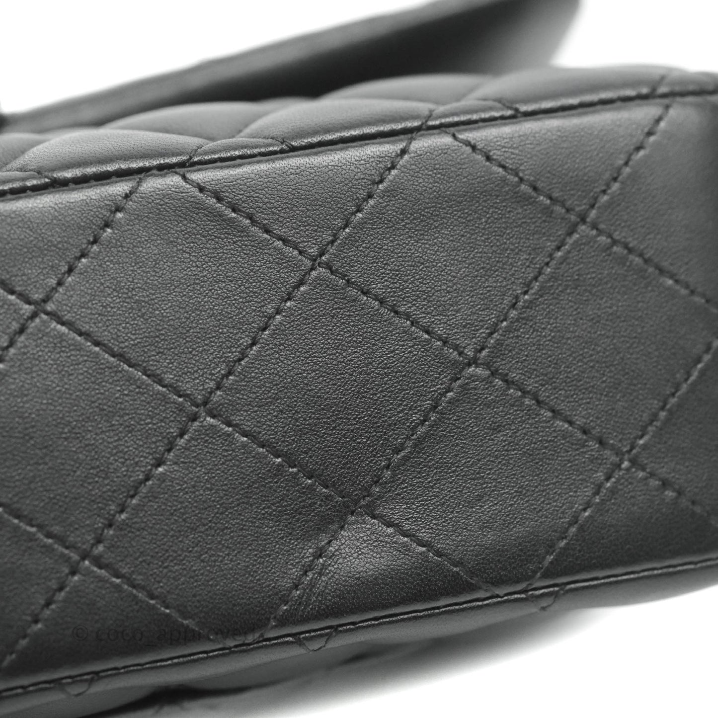 Chanel Classic M/L Flap Bag Black Lambskin Gold Hardware