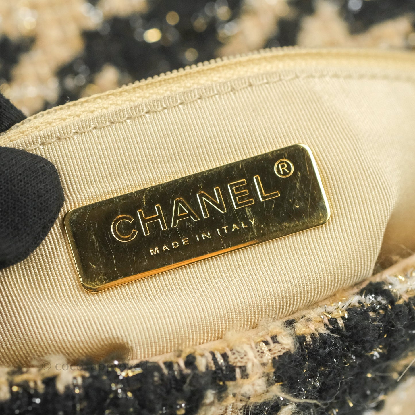 Chanel 19 Small Tweed Houndstooth Black Beige Mixed Hardware