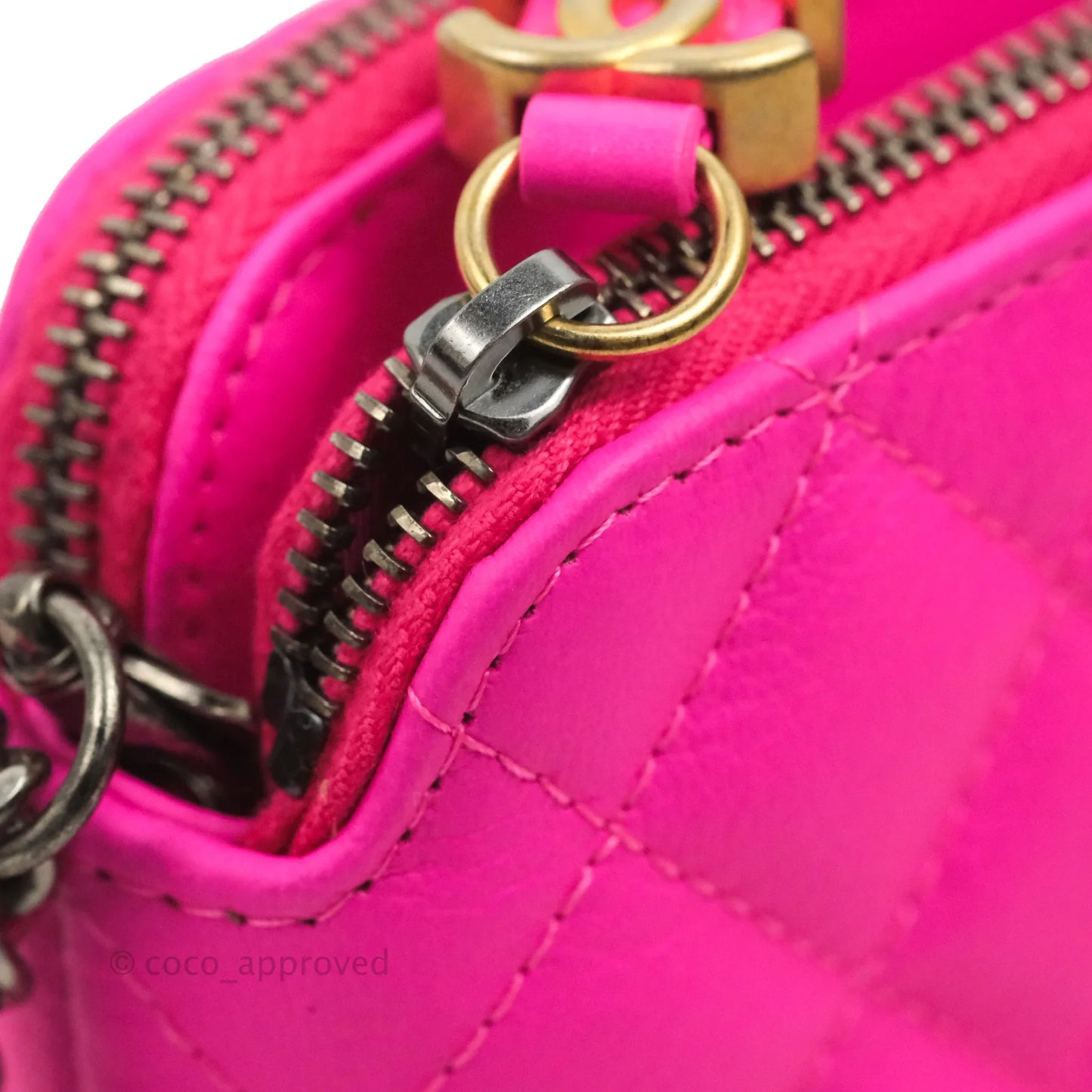 Chanel Gabrielle Clutch With Chain Goatskin Neo Pink Mixed Hardware