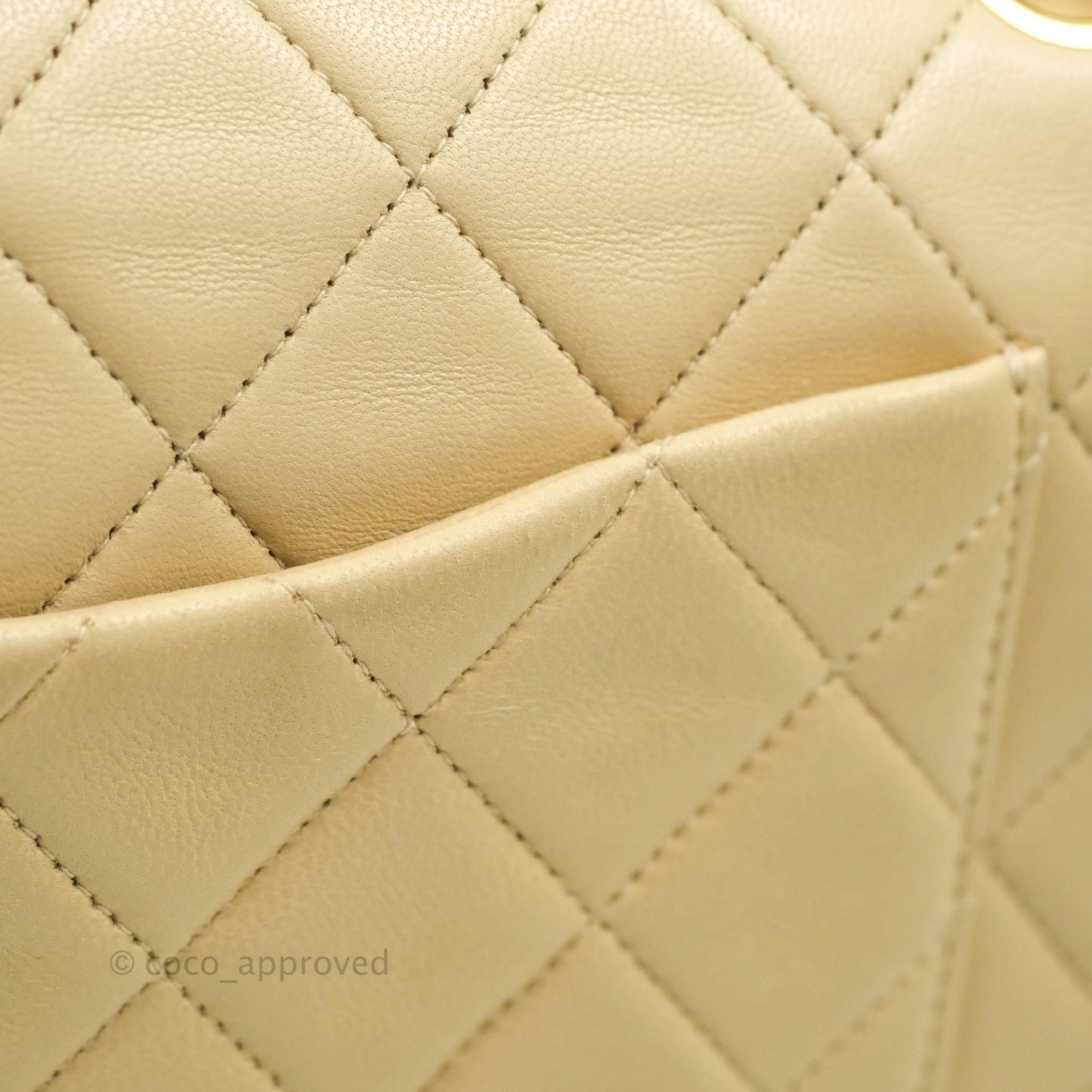 Chanel Vintage Classic M/L Medium Double Flap Bag Beige Lambskin 24K Gold Hardware