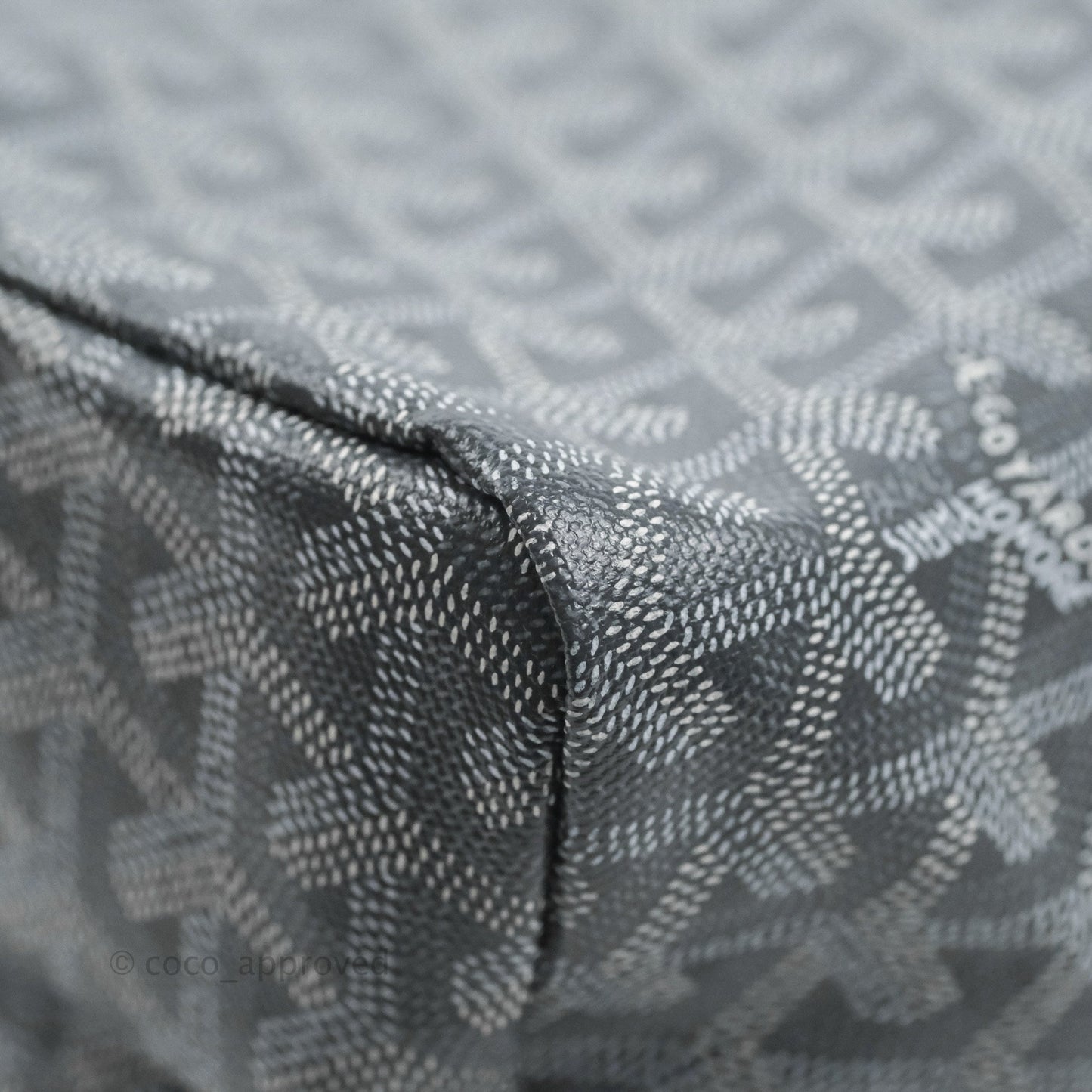 Goyard St Louis Tote PM ⁣⁣⁣⁣⁣⁣⁣⁣⁣⁣⁣⁣⁣⁣⁣⁣⁣⁣⁣⁣Goyardine Canvas Grey