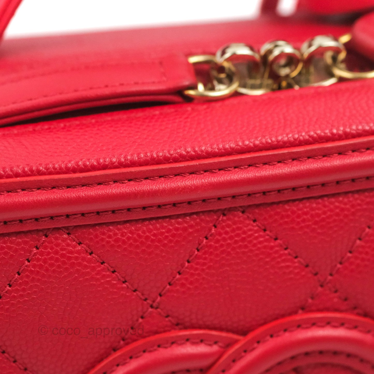 Chanel Quilted Small CC Filigree Vanity Case Red Caviar Gold Hardware