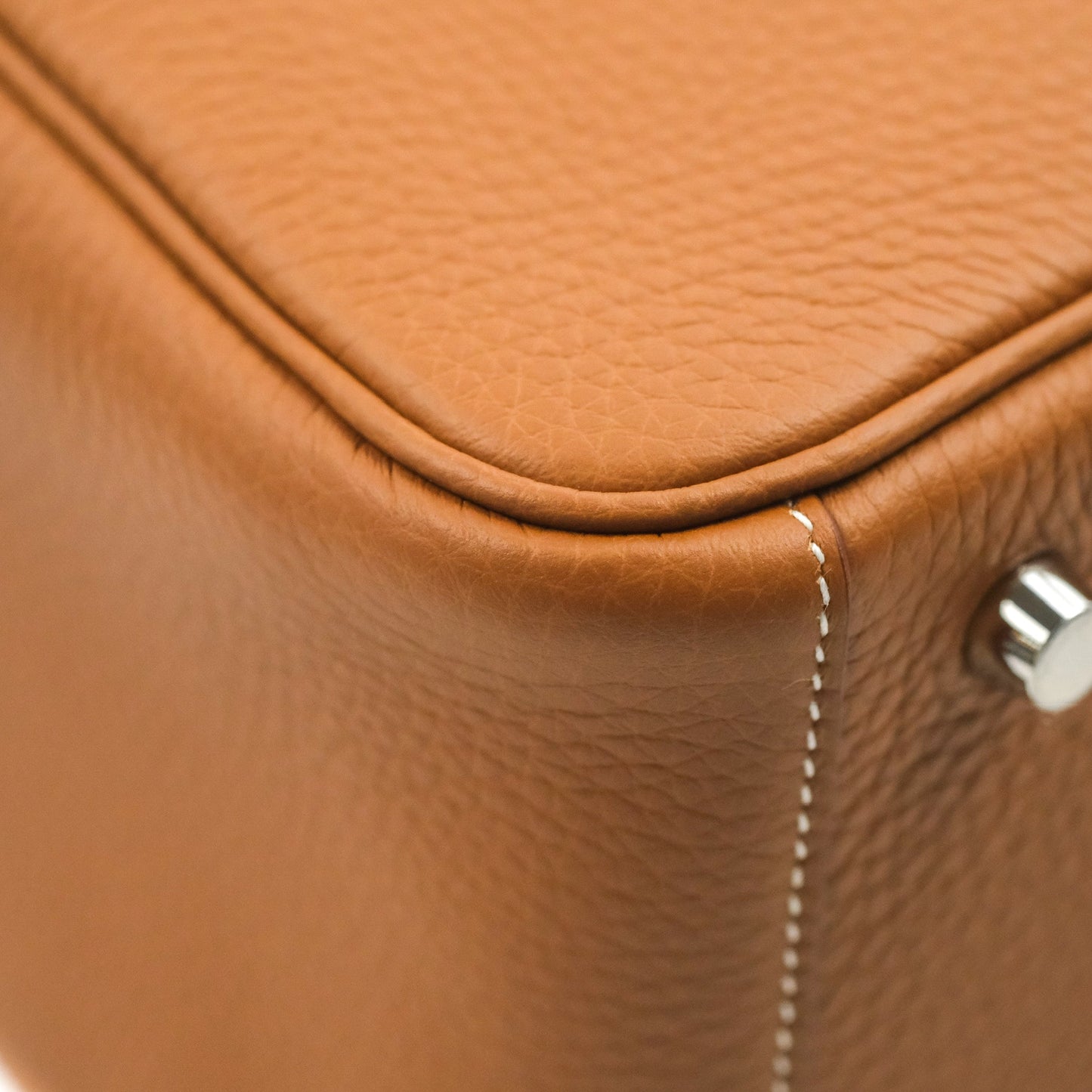 Hermès Lindy 26 Taurillon Clemence Gold Palladium Hardware