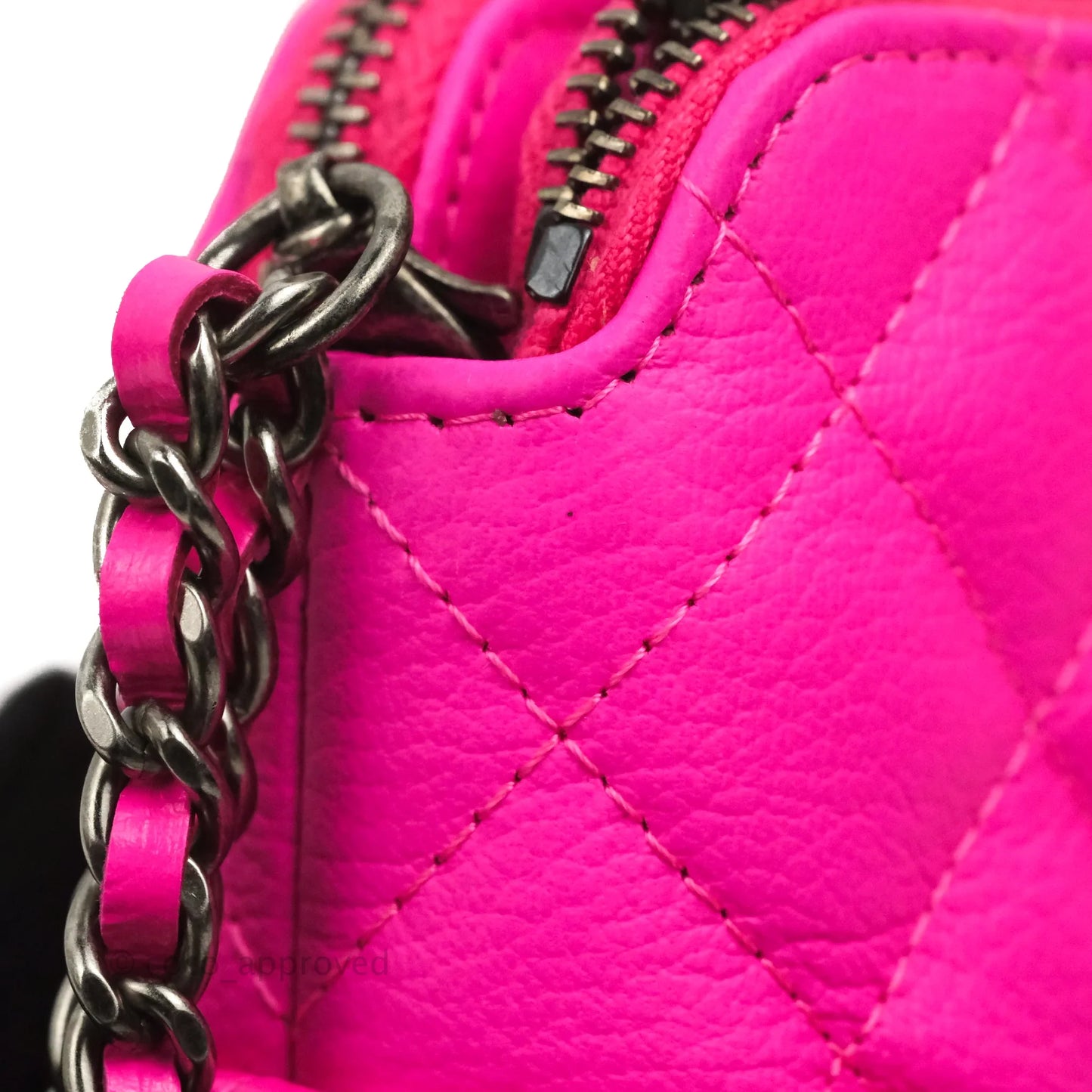 Chanel Gabrielle Clutch With Chain Goatskin Neo Pink Mixed Hardware