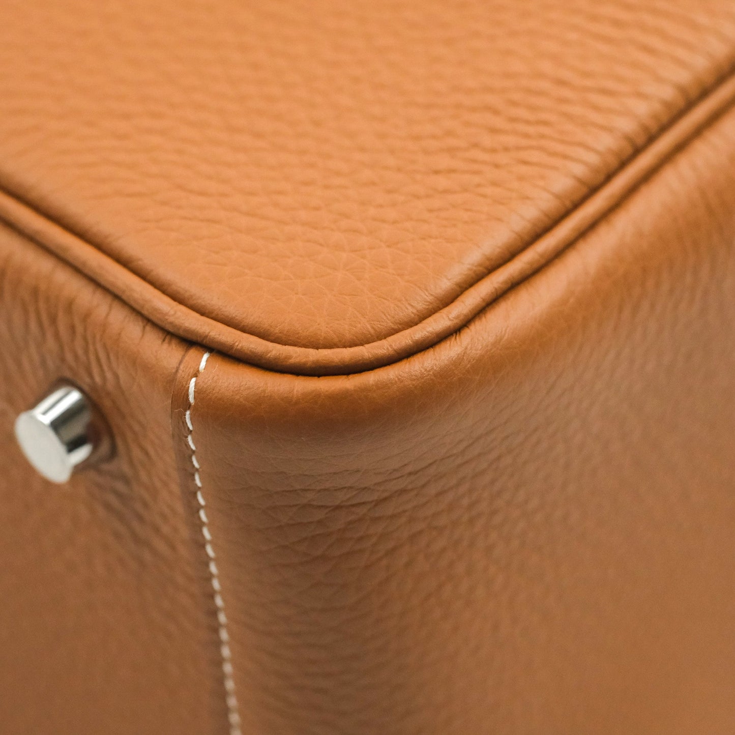 Hermès Lindy 26 Taurillon Clemence Gold Palladium Hardware
