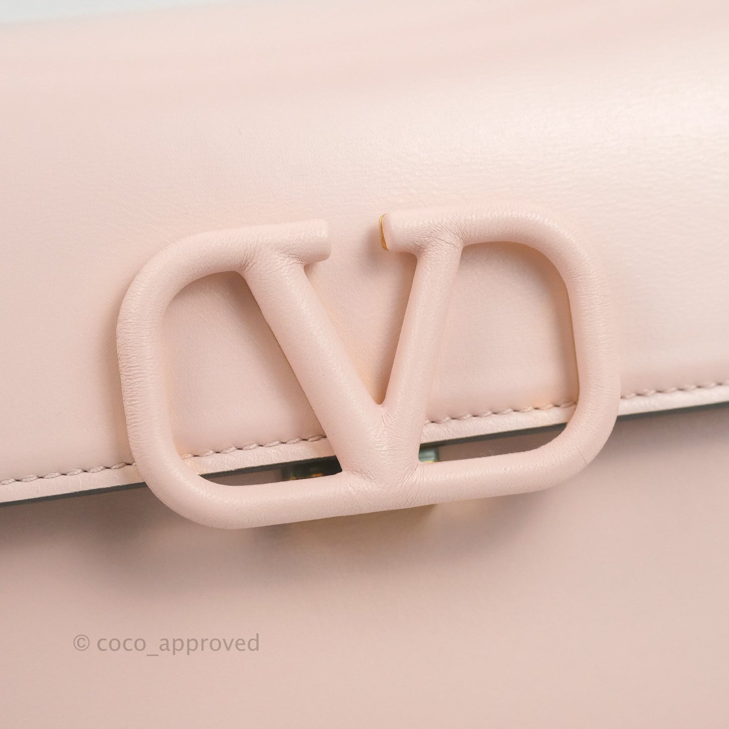 Valentino Garavani Small Vsling Grainy Calfskin Bag Light Pink Aged Gold Hardware