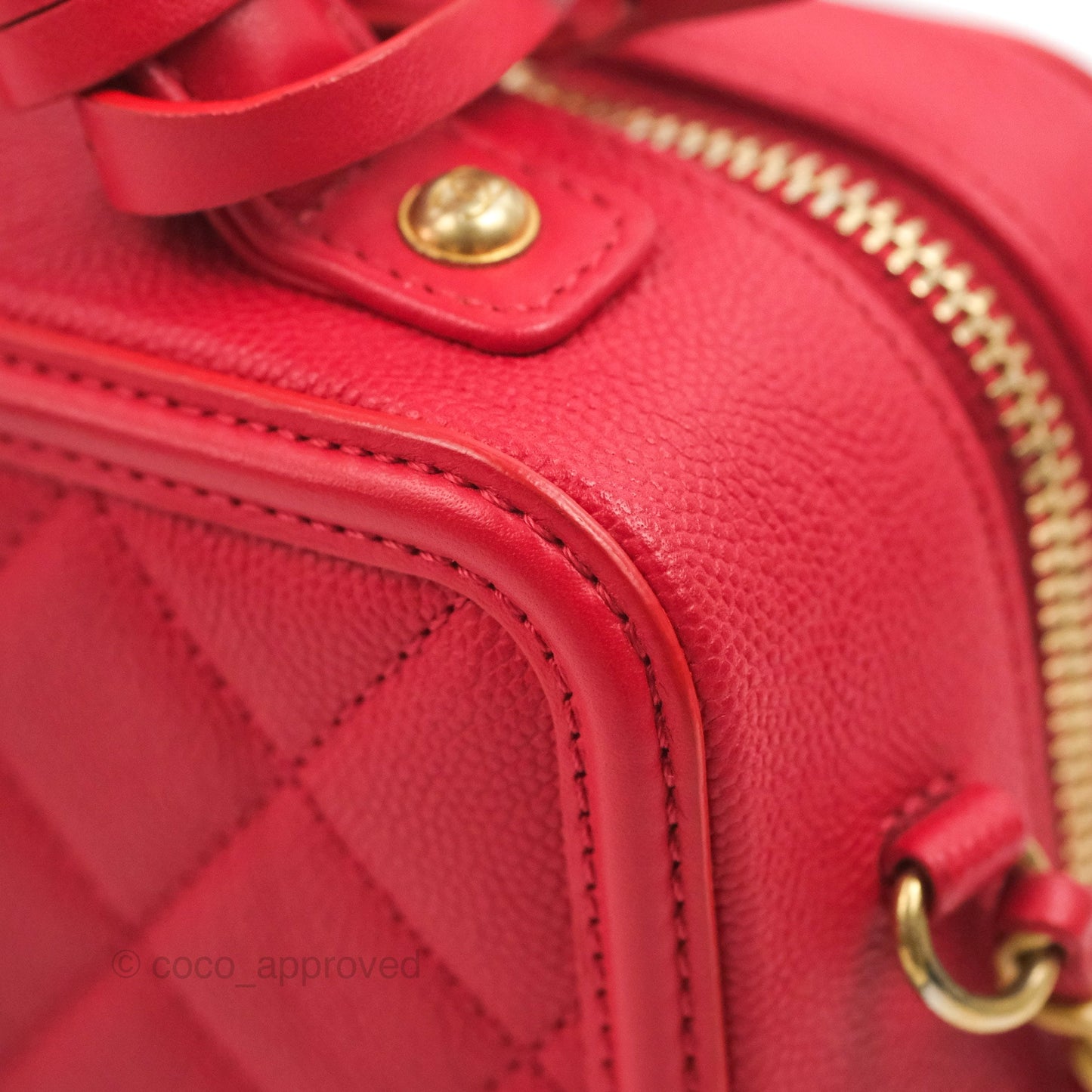 Chanel Quilted Small CC Filigree Vanity Case Red Caviar Gold Hardware