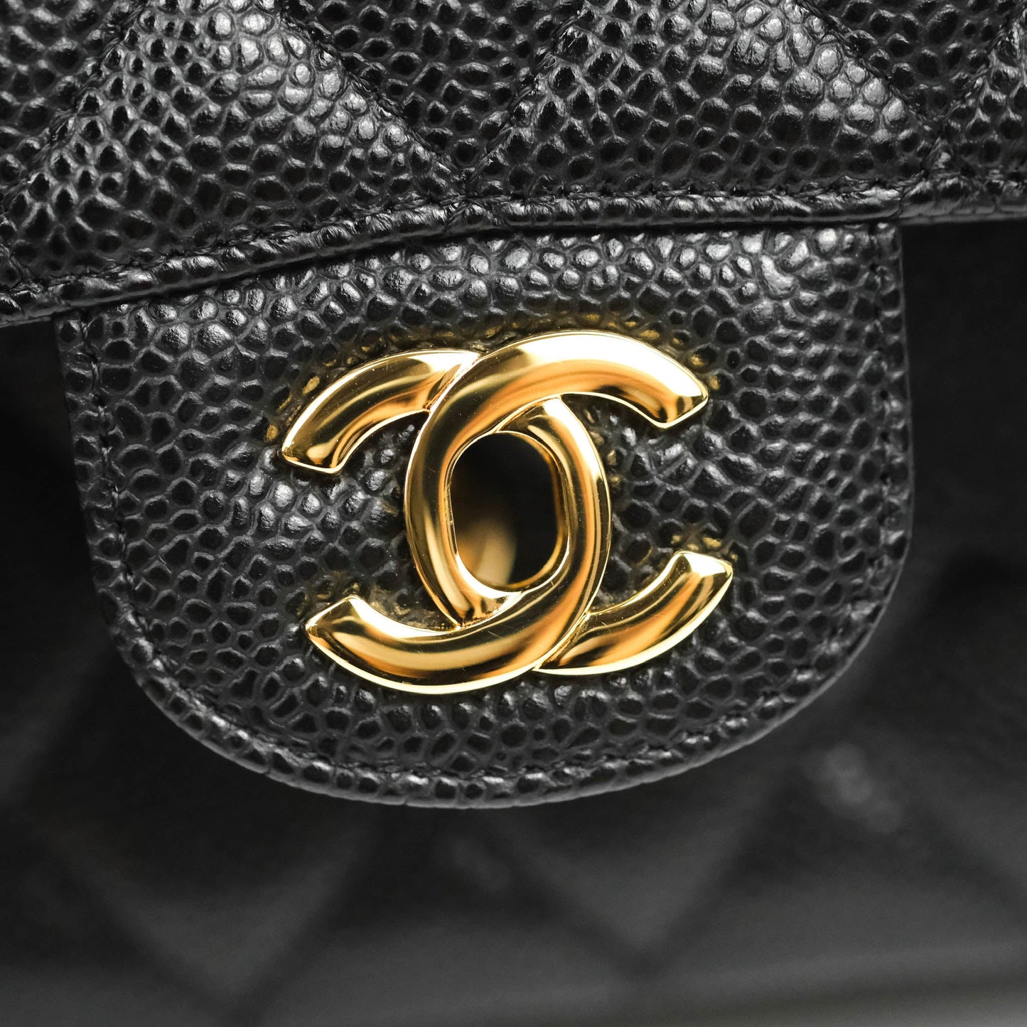 Chanel Classic M/L Medium Flap Quilted Black Caviar Gold Hardware