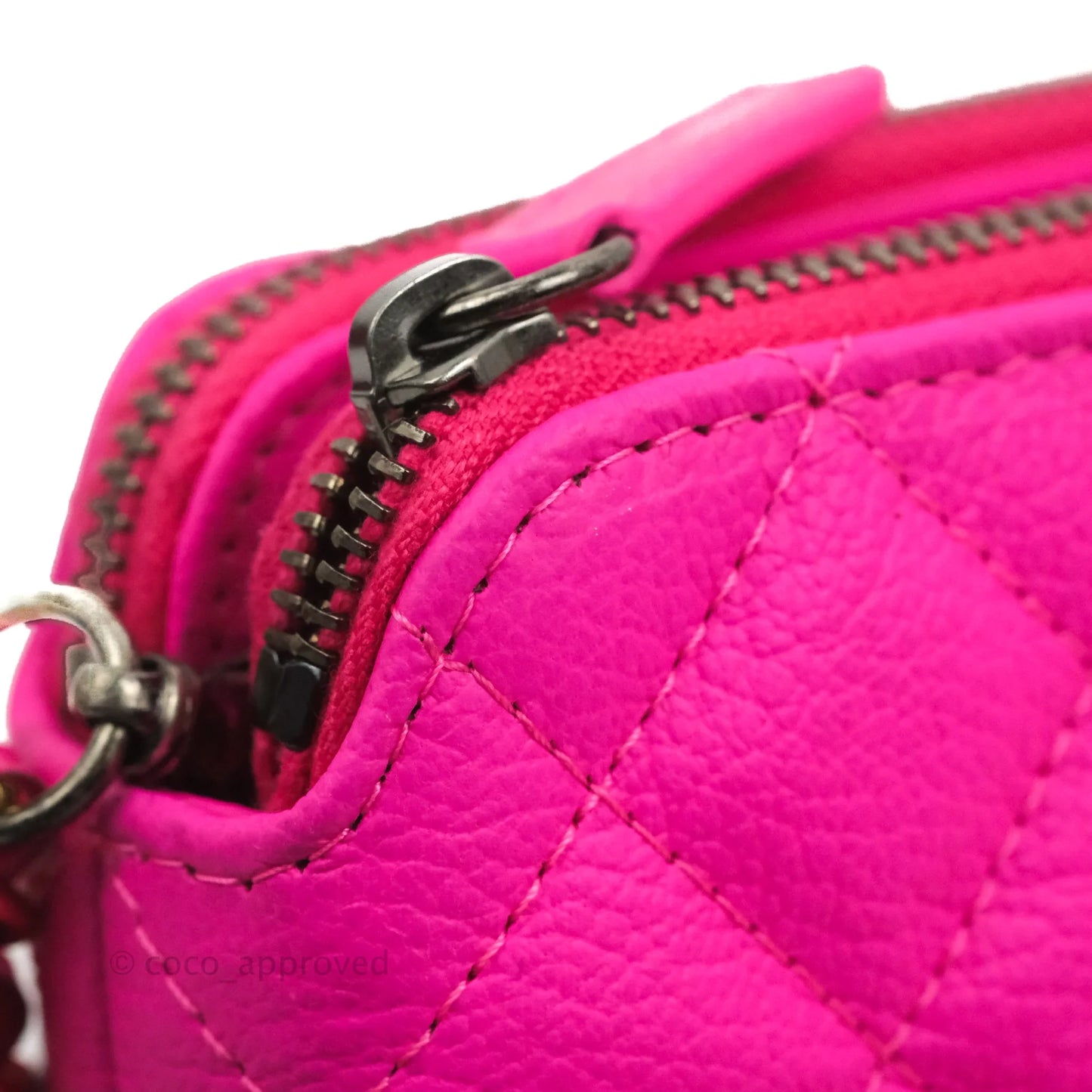 Chanel Gabrielle Clutch With Chain Goatskin Neo Pink Mixed Hardware