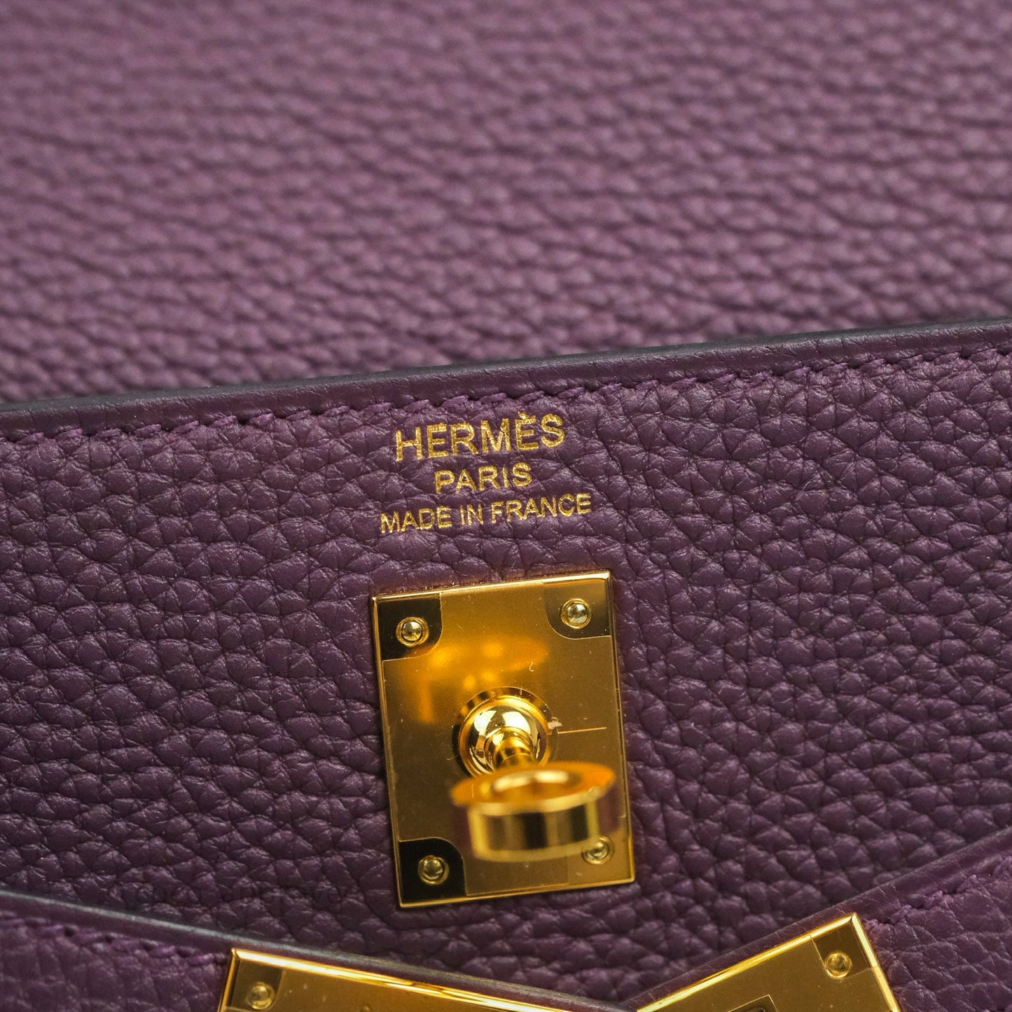 Hermès Retourne Kelly 25 Cassis Gold Hardware