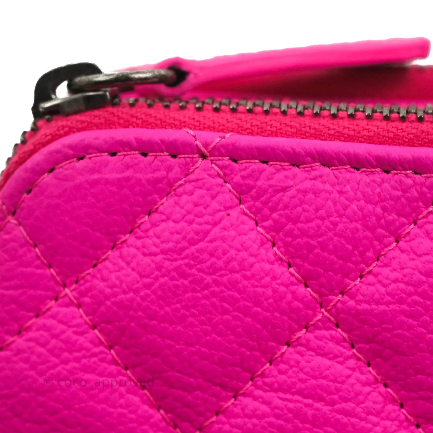 Chanel Gabrielle Clutch With Chain Goatskin Neo Pink Mixed Hardware