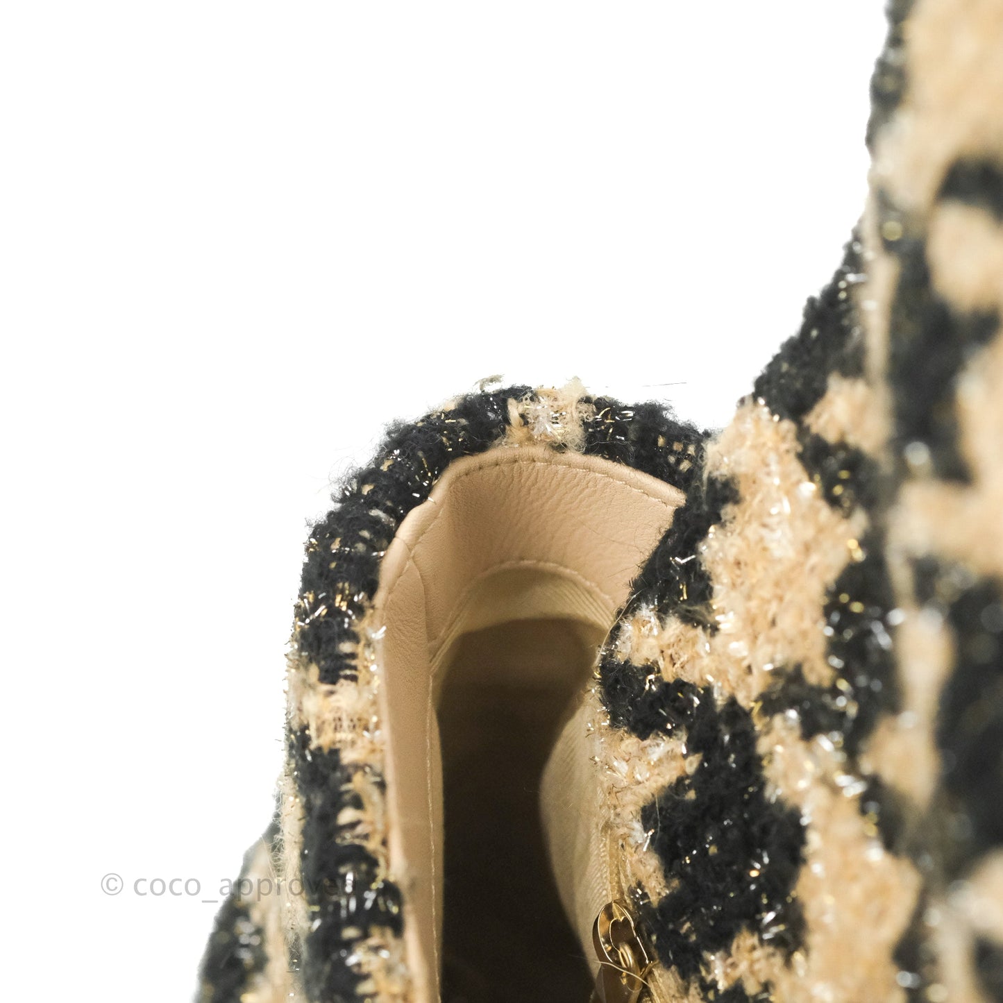 Chanel 19 Small Tweed Houndstooth Black Beige Mixed Hardware