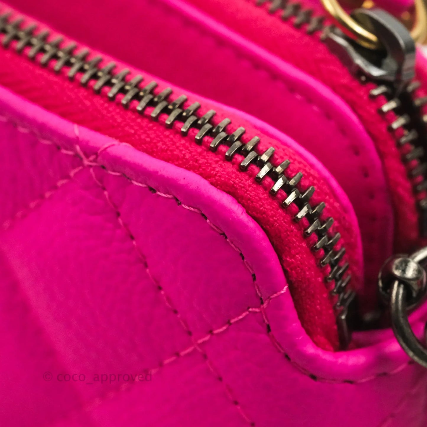 Chanel Gabrielle Clutch With Chain Goatskin Neo Pink Mixed Hardware