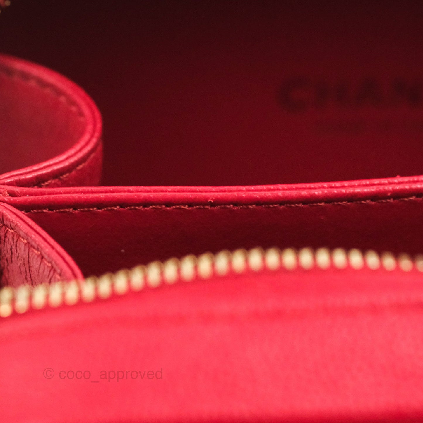 Chanel Quilted Small CC Filigree Vanity Case Red Caviar Gold Hardware
