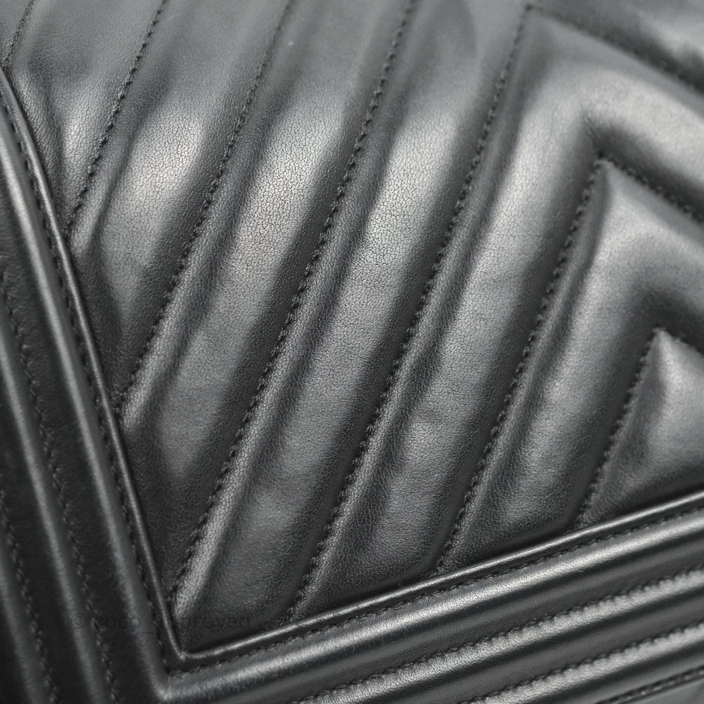 Chanel Chevron Medium Boy Black Calfskin Gold Hardware