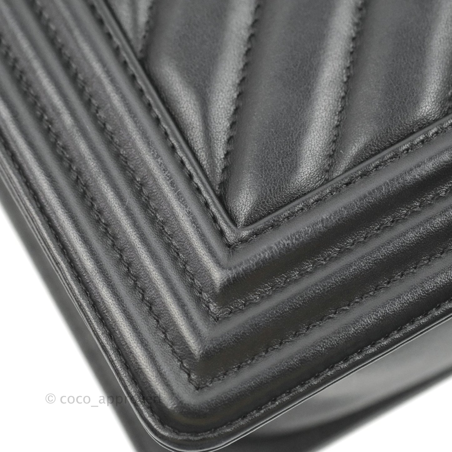 Chanel Chevron Medium Boy Black Calfskin Gold Hardware