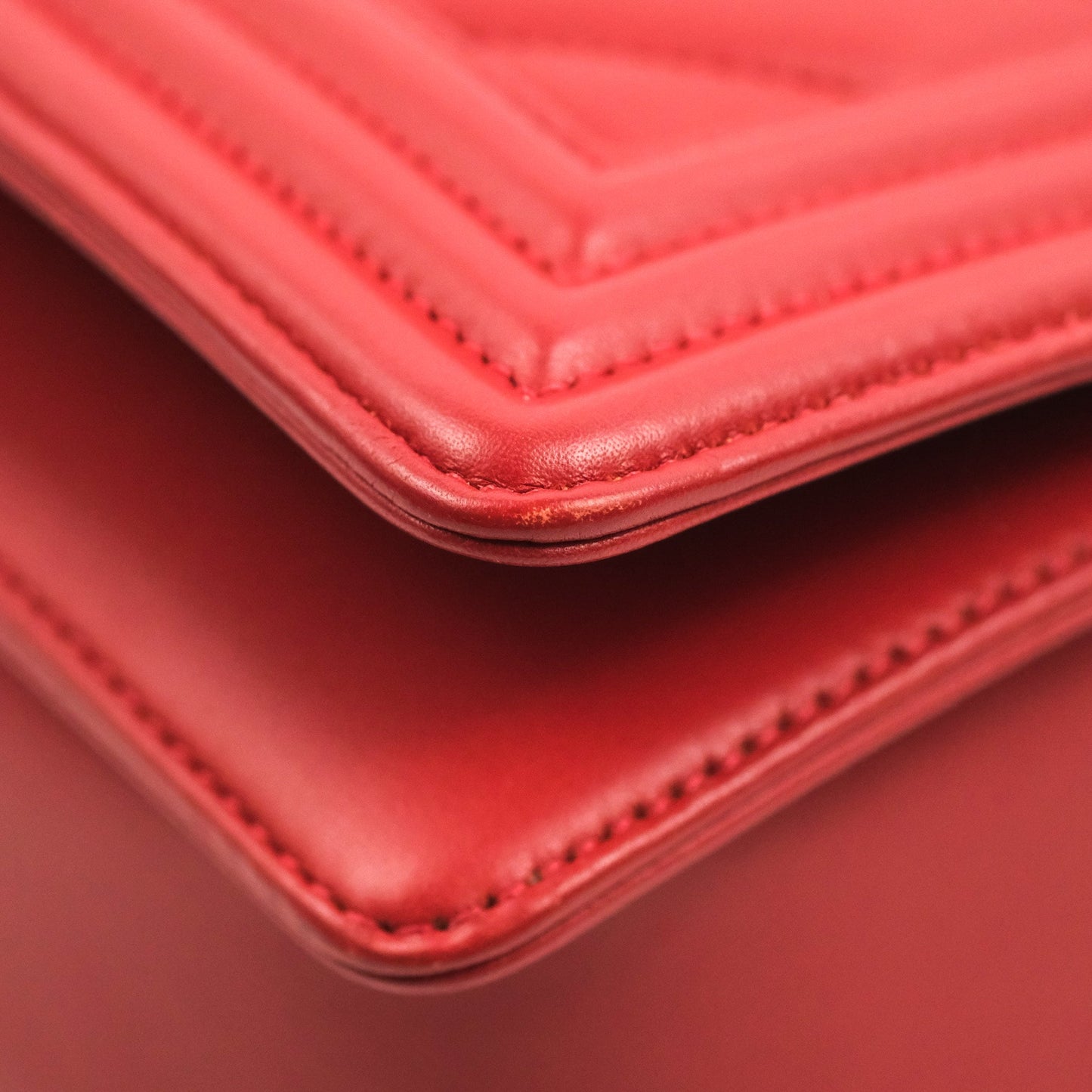 Chanel Medium Boy Chevron Red Calfskin Ruthenium Hardware