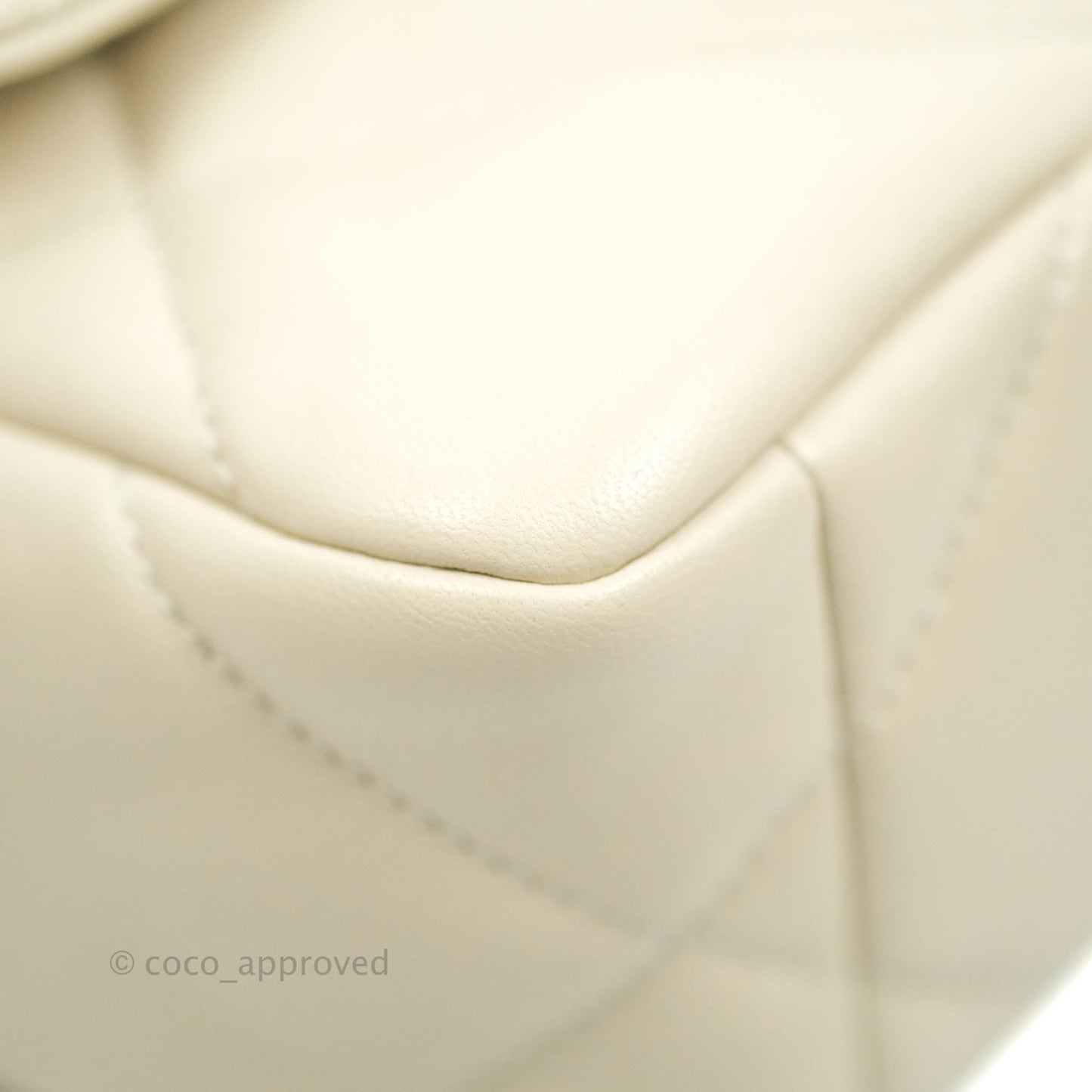 Chanel 19 Small Light Beige Lambskin Mixed Hardware 21C