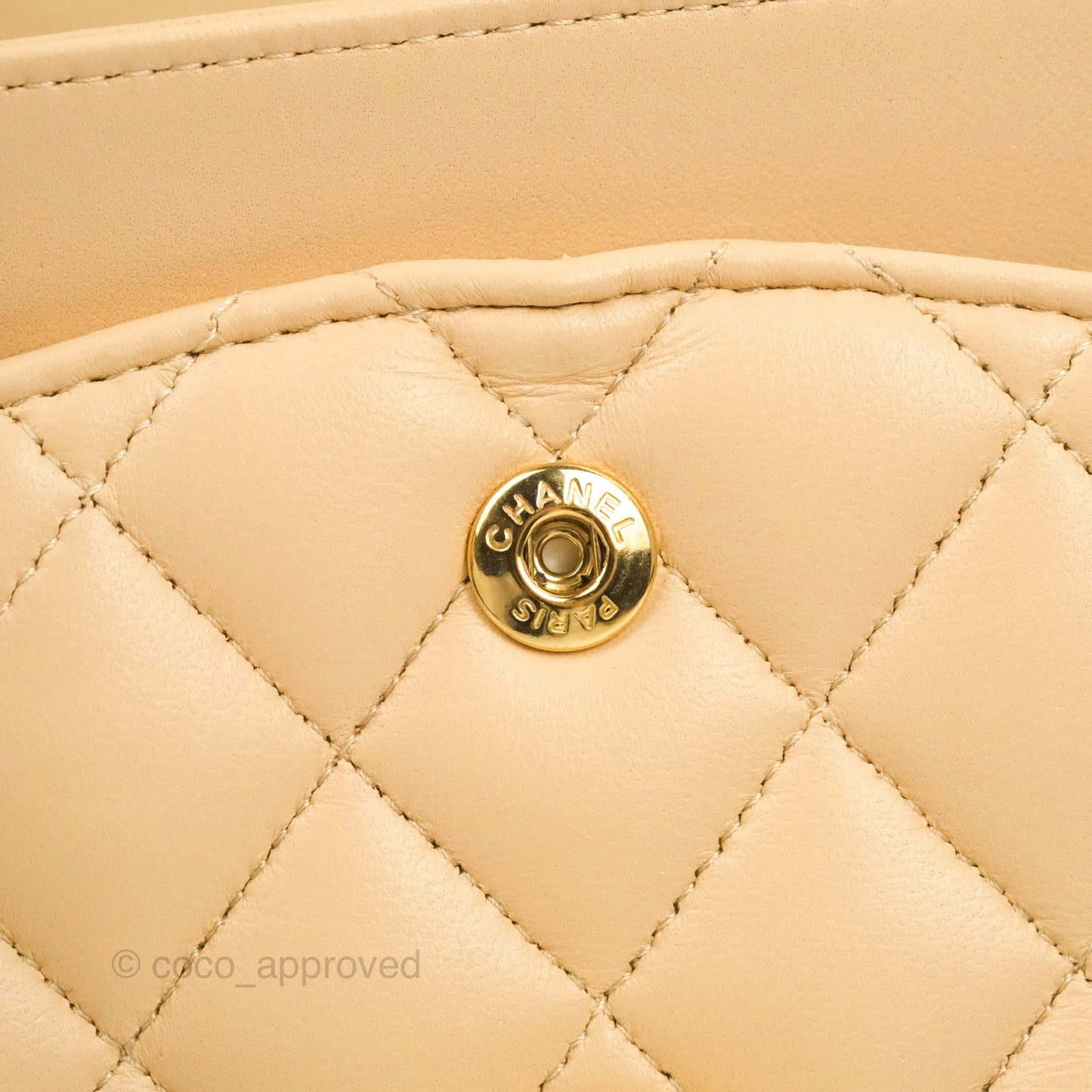 Chanel Classic M/L Medium Flap Quilted Beige Lambskin Gold Hardware