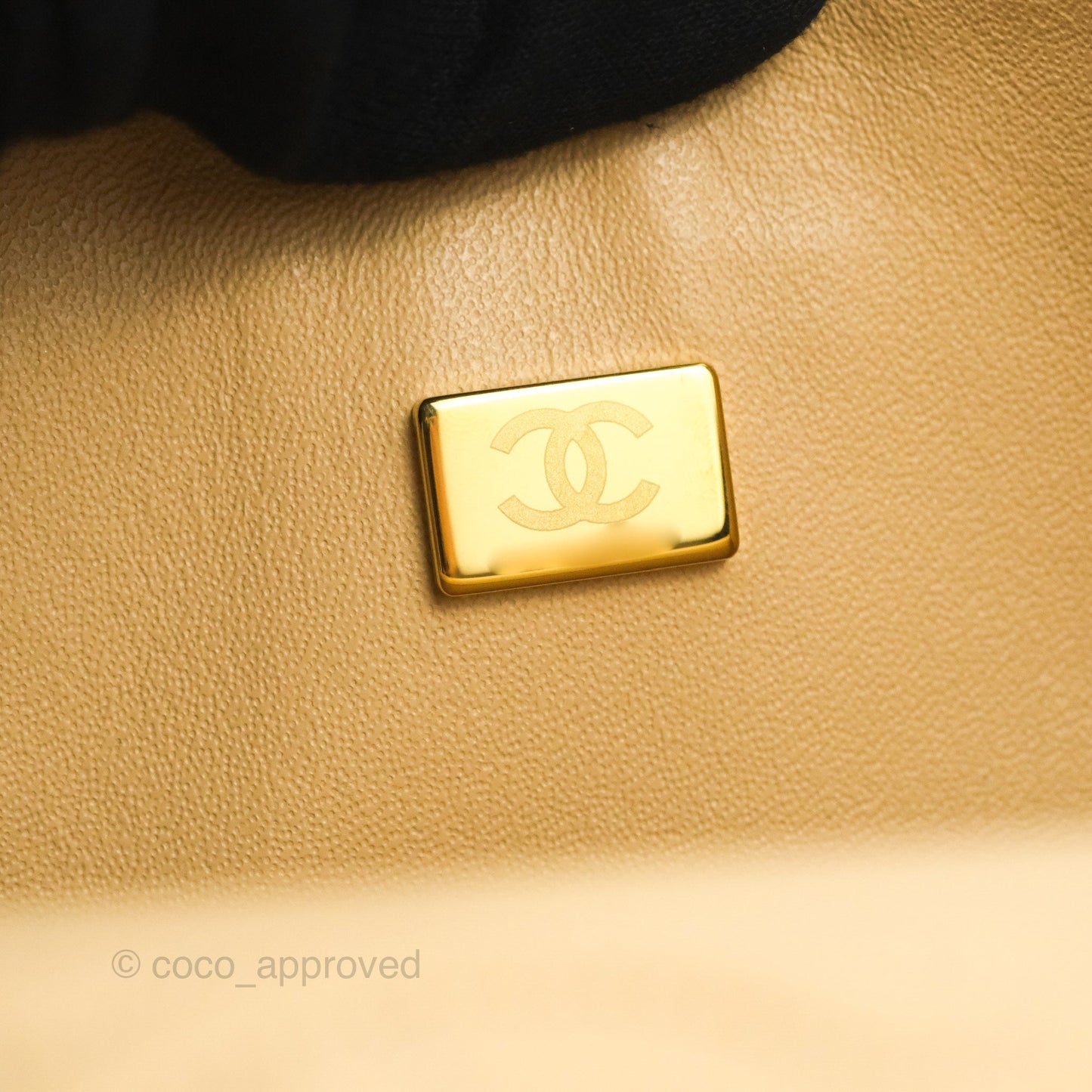 Chanel Classic M/L Medium Flap Quilted Beige Lambskin Gold Hardware