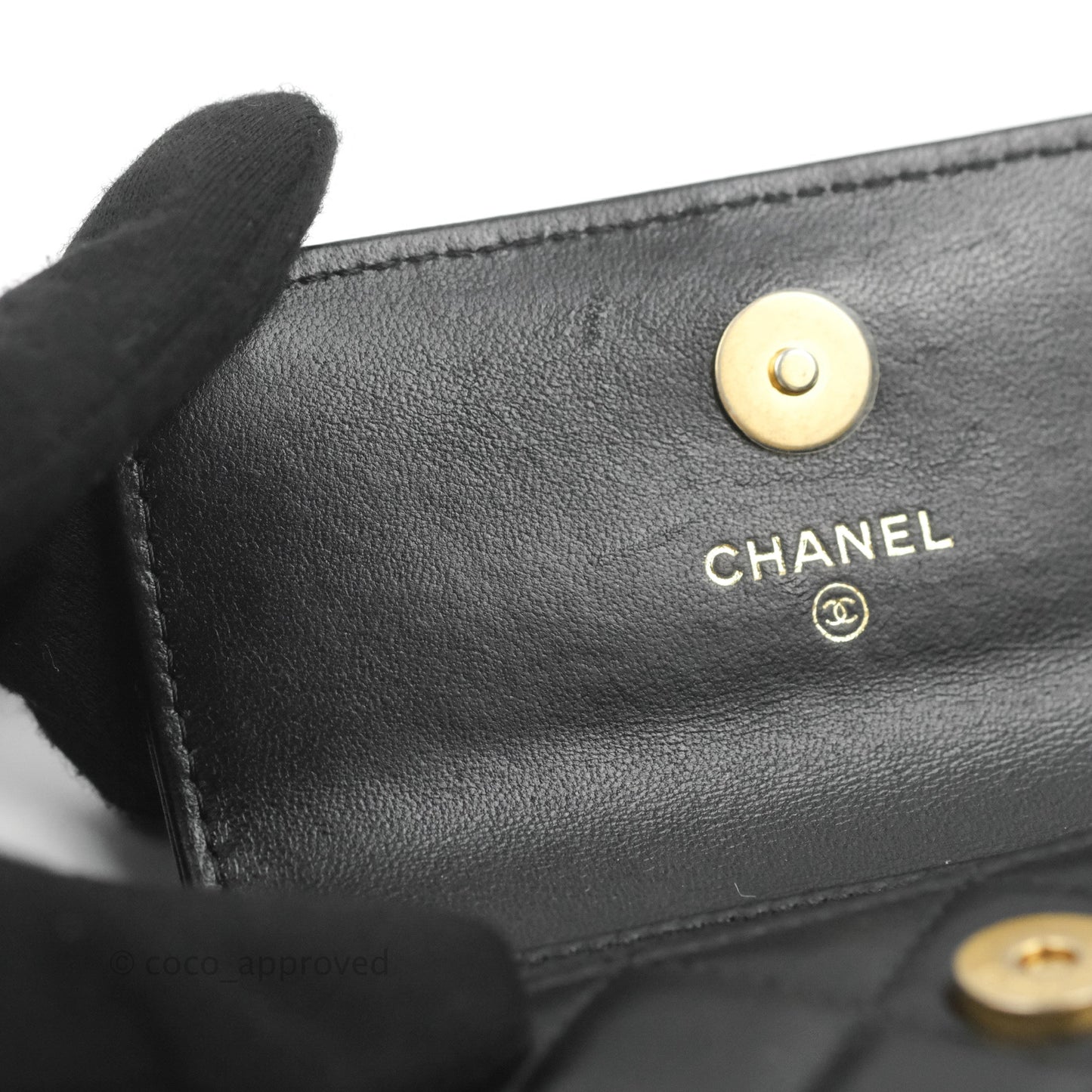 Chanel Pearl Crush Card Holder Black Lambskin Aged Gold Hardware