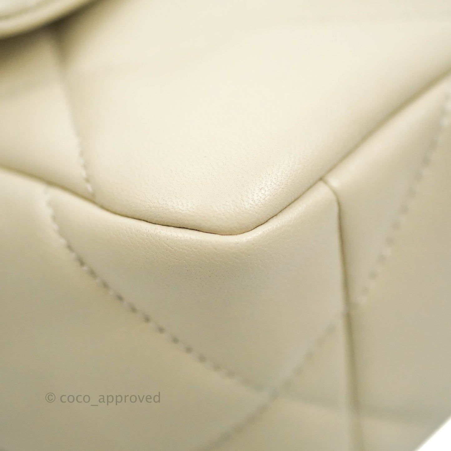 Chanel 19 Small Light Beige Lambskin Mixed Hardware 21C