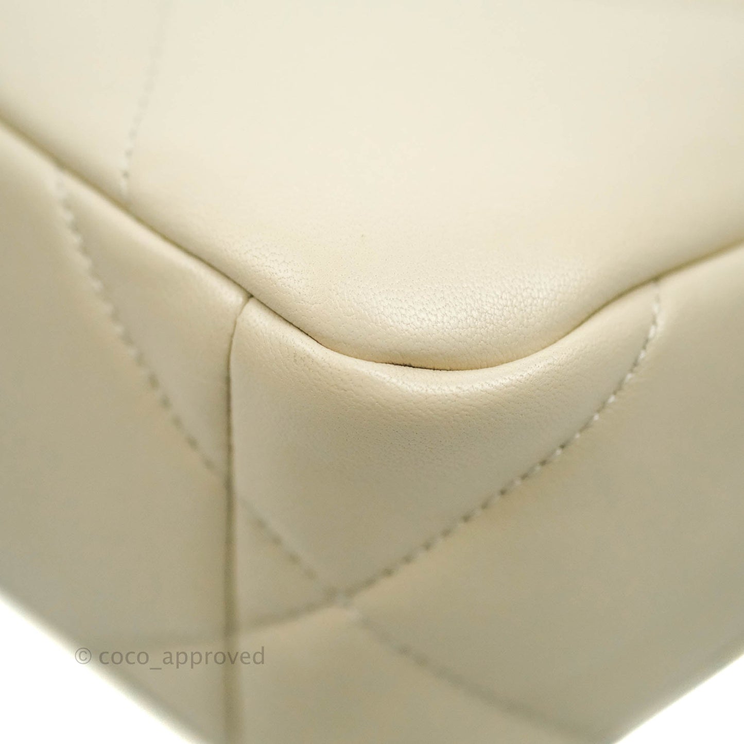 Chanel 19 Small Light Beige Lambskin Mixed Hardware 21C