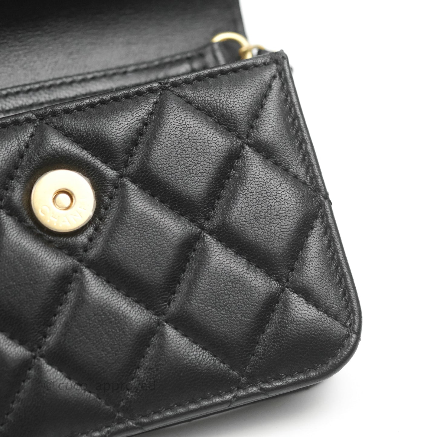 Chanel Pearl Crush Card Holder Black Lambskin Aged Gold Hardware