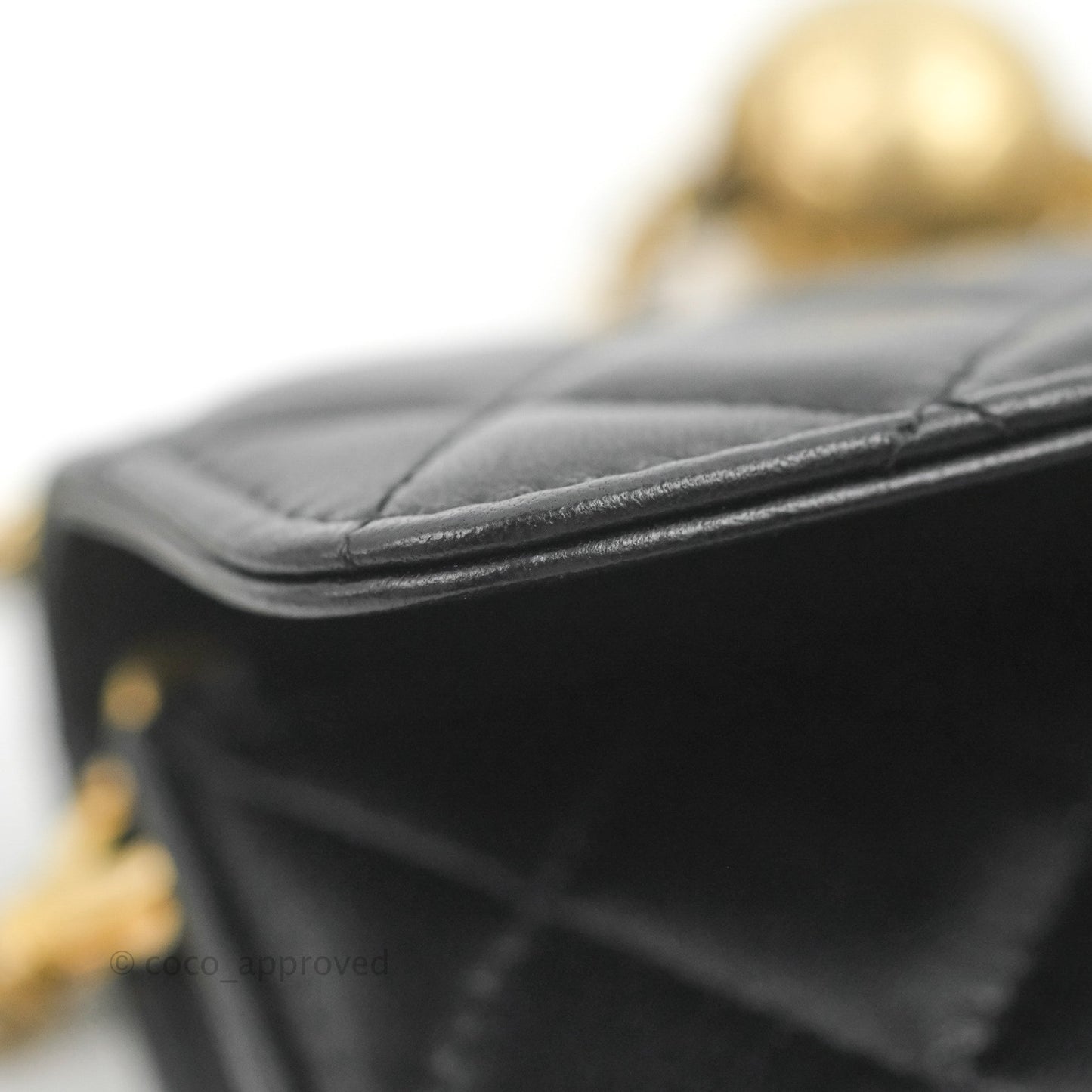 Chanel Pearl Crush Card Holder Black Lambskin Aged Gold Hardware