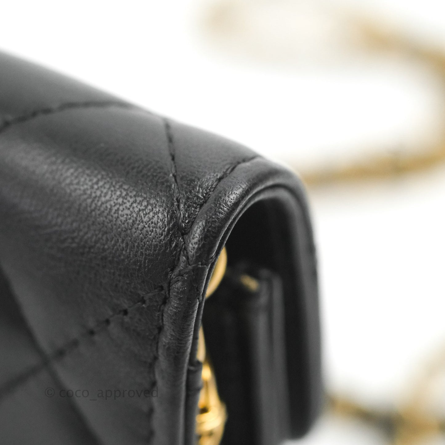 Chanel Pearl Crush Card Holder Black Lambskin Aged Gold Hardware