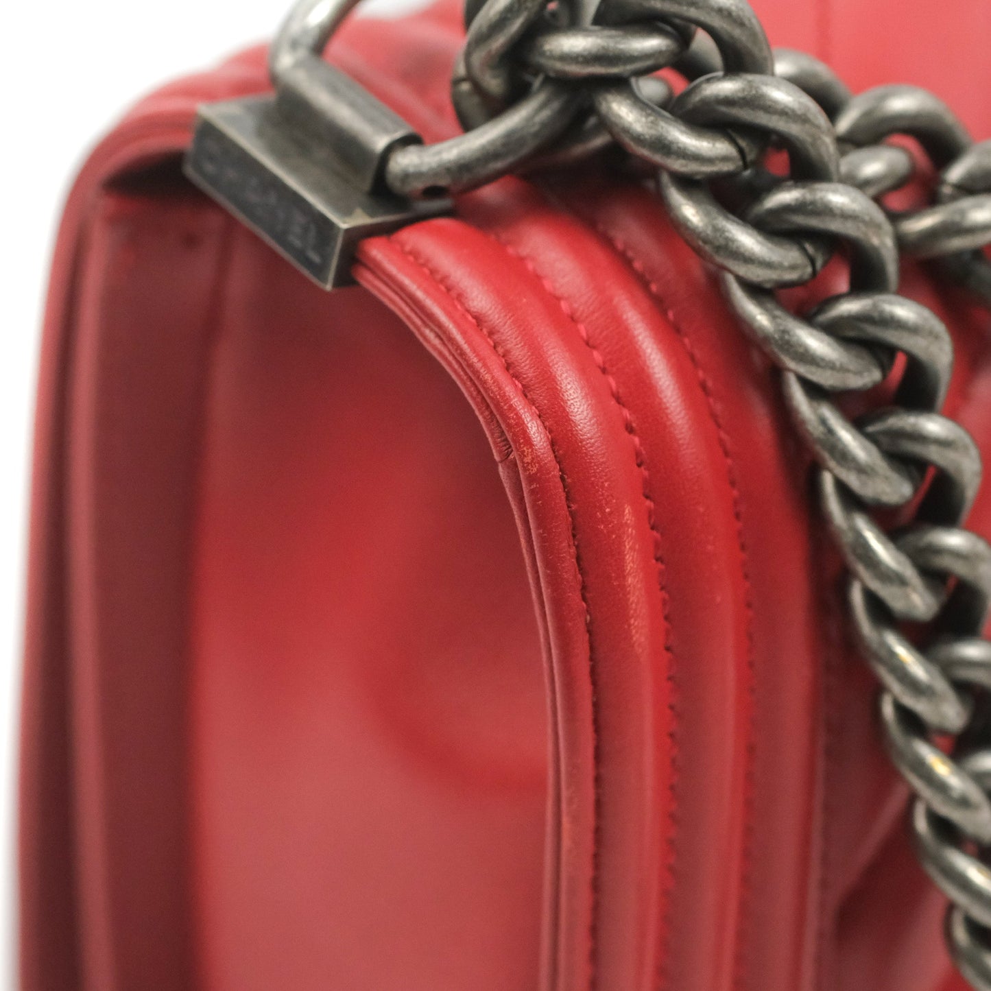 Chanel Medium Boy Chevron Red Calfskin Ruthenium Hardware