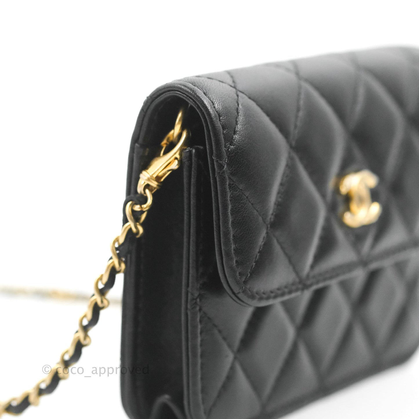 Chanel Pearl Crush Card Holder Black Lambskin Aged Gold Hardware