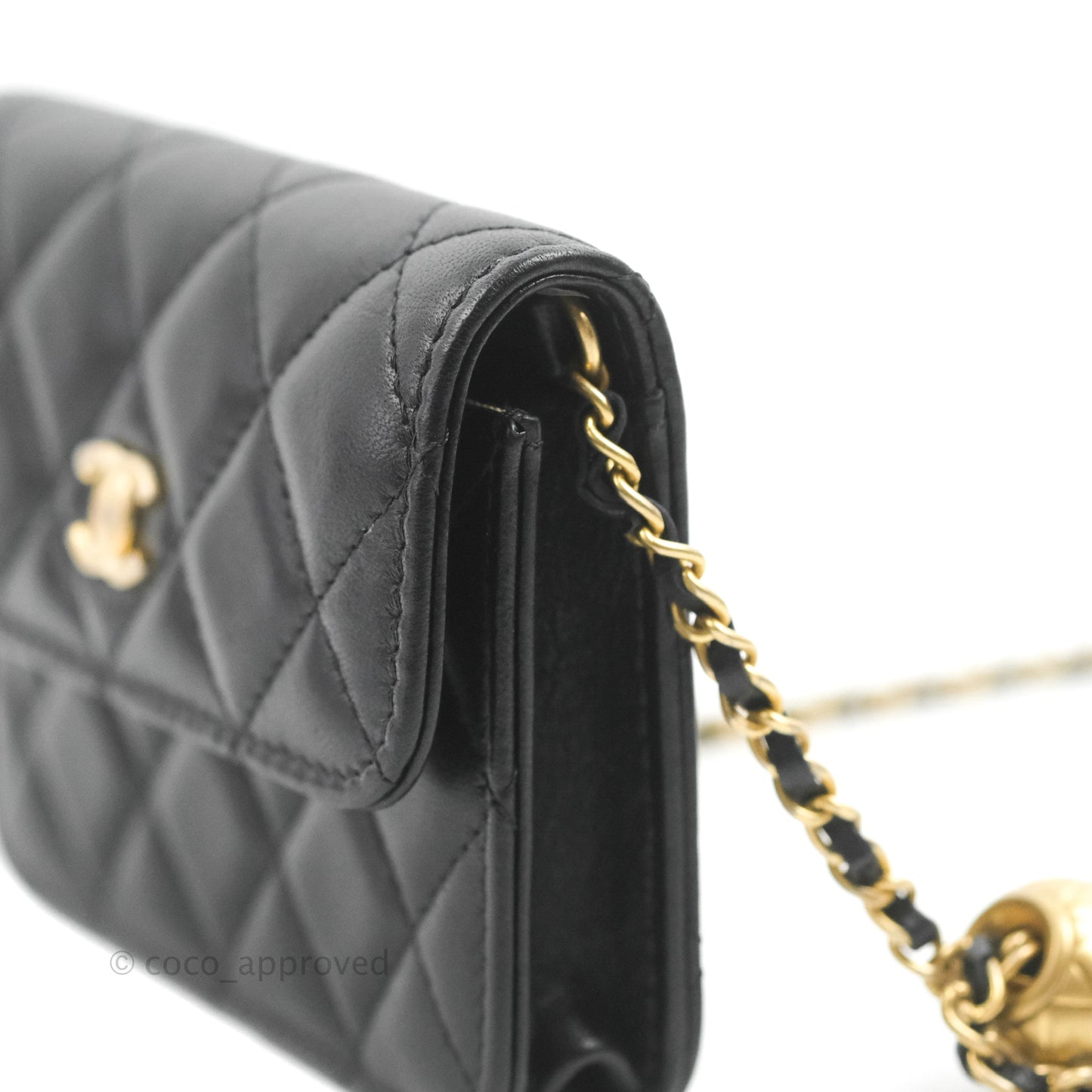 Chanel Pearl Crush Card Holder Black Lambskin Aged Gold Hardware