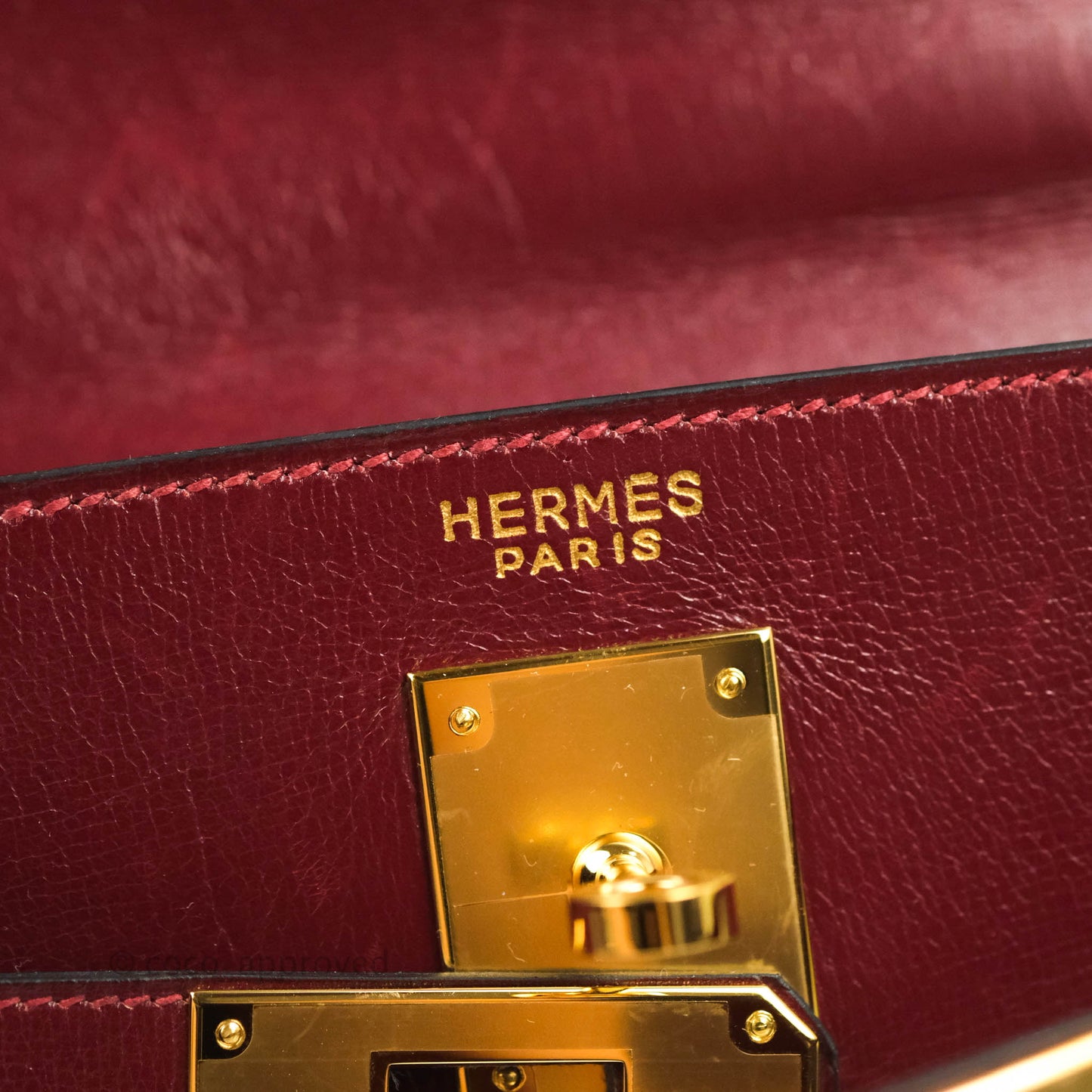 Hermès Vintage Kelly Retourne 32 Dark Red Gold Hardware
