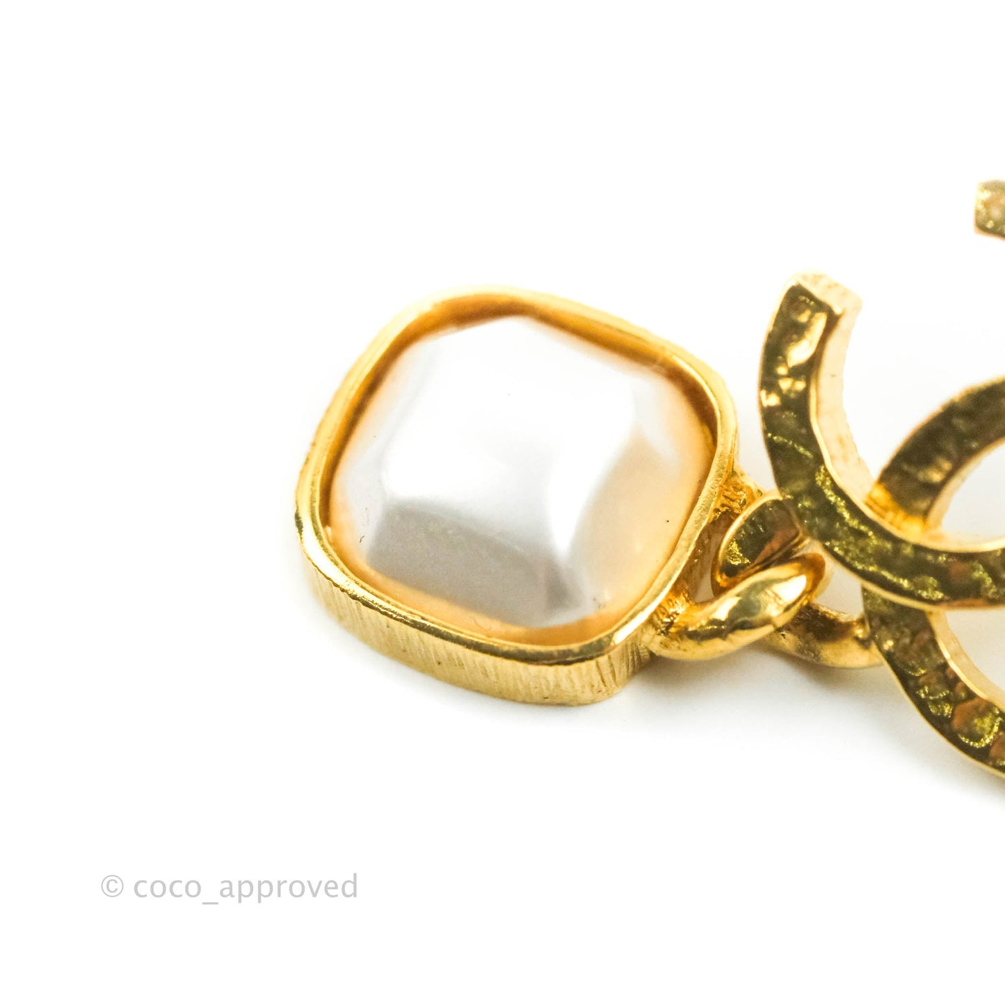 Chanel CC Drop Pearl Earrings Gold Tone 20K