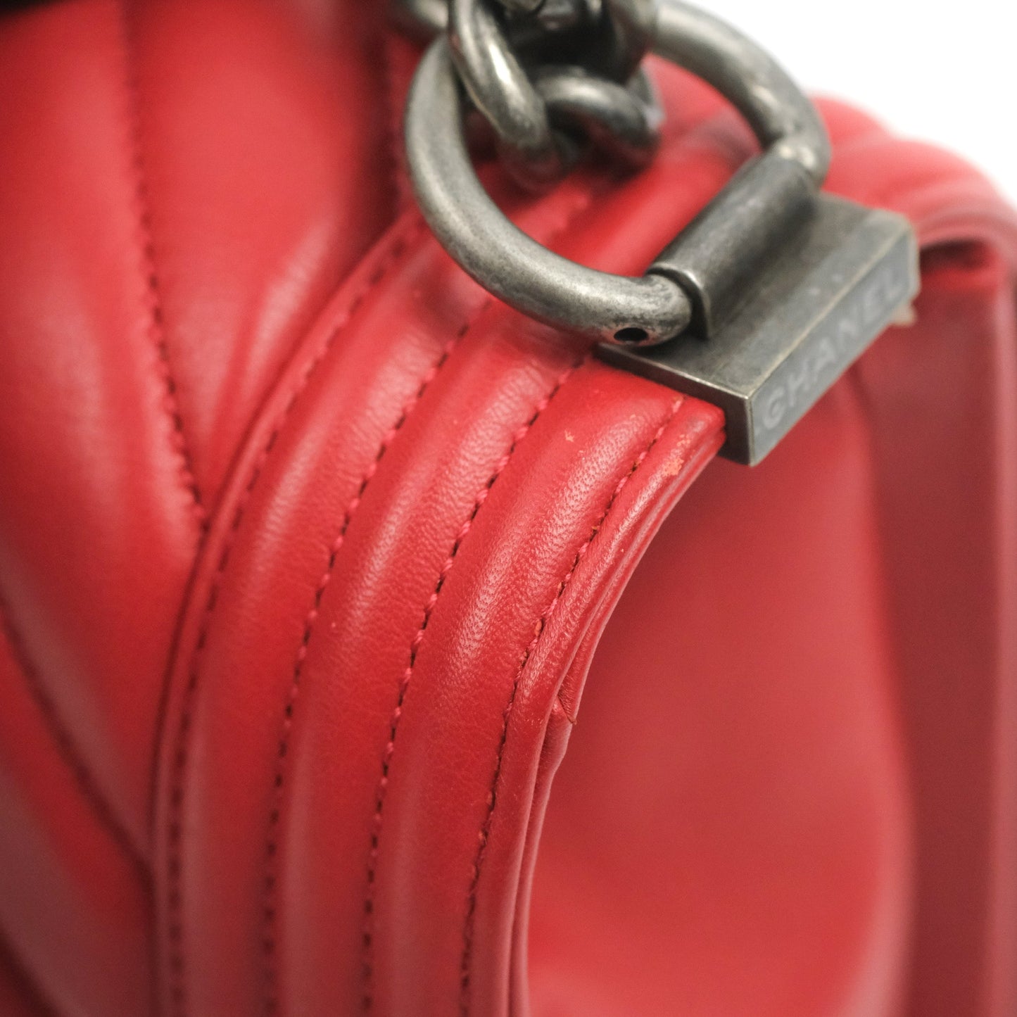Chanel Medium Boy Chevron Red Calfskin Ruthenium Hardware