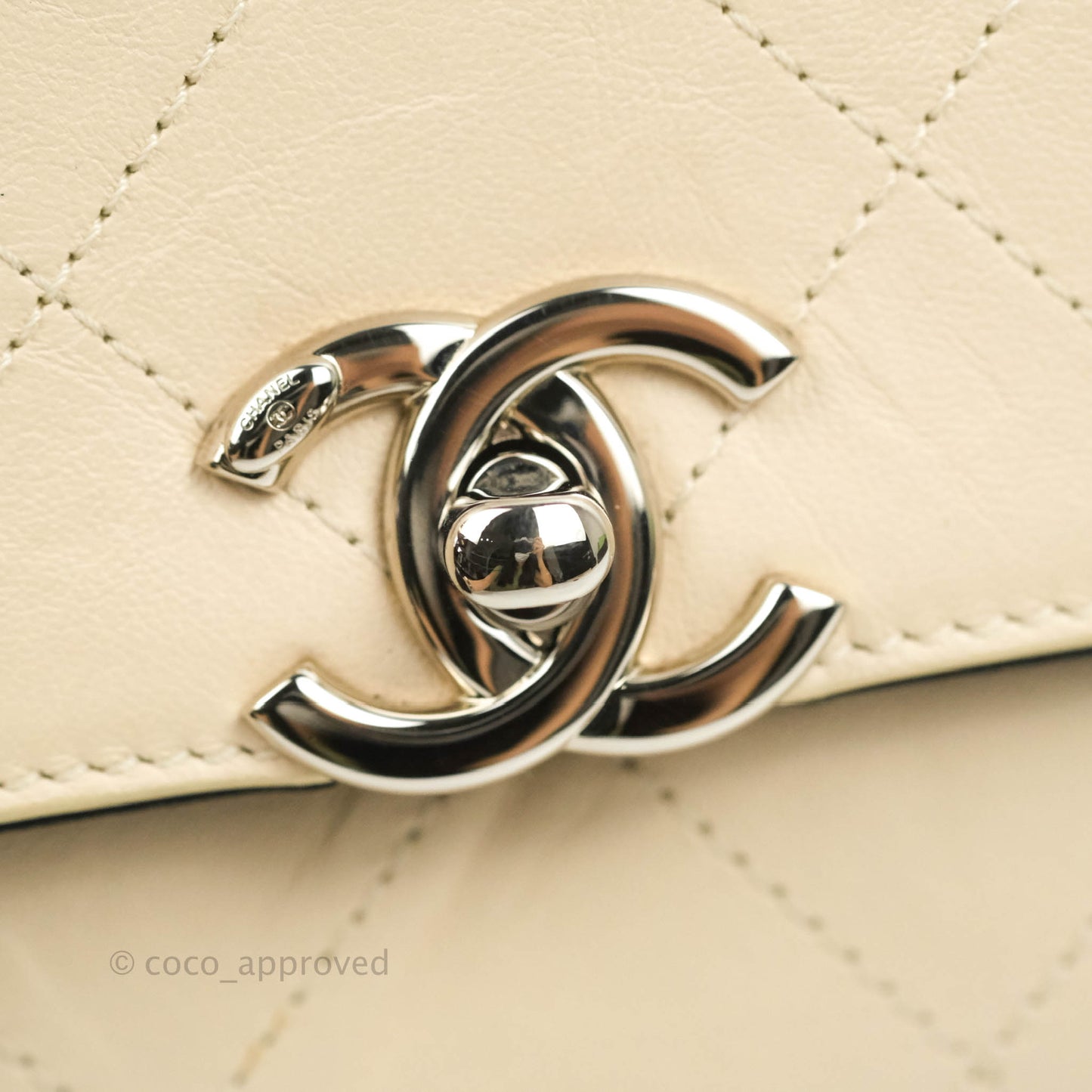 Chanel Flat Quilted Flap Bag Light Beige Grosgrain Ribbon Crumpled Calfskin Silver Hardware 18S