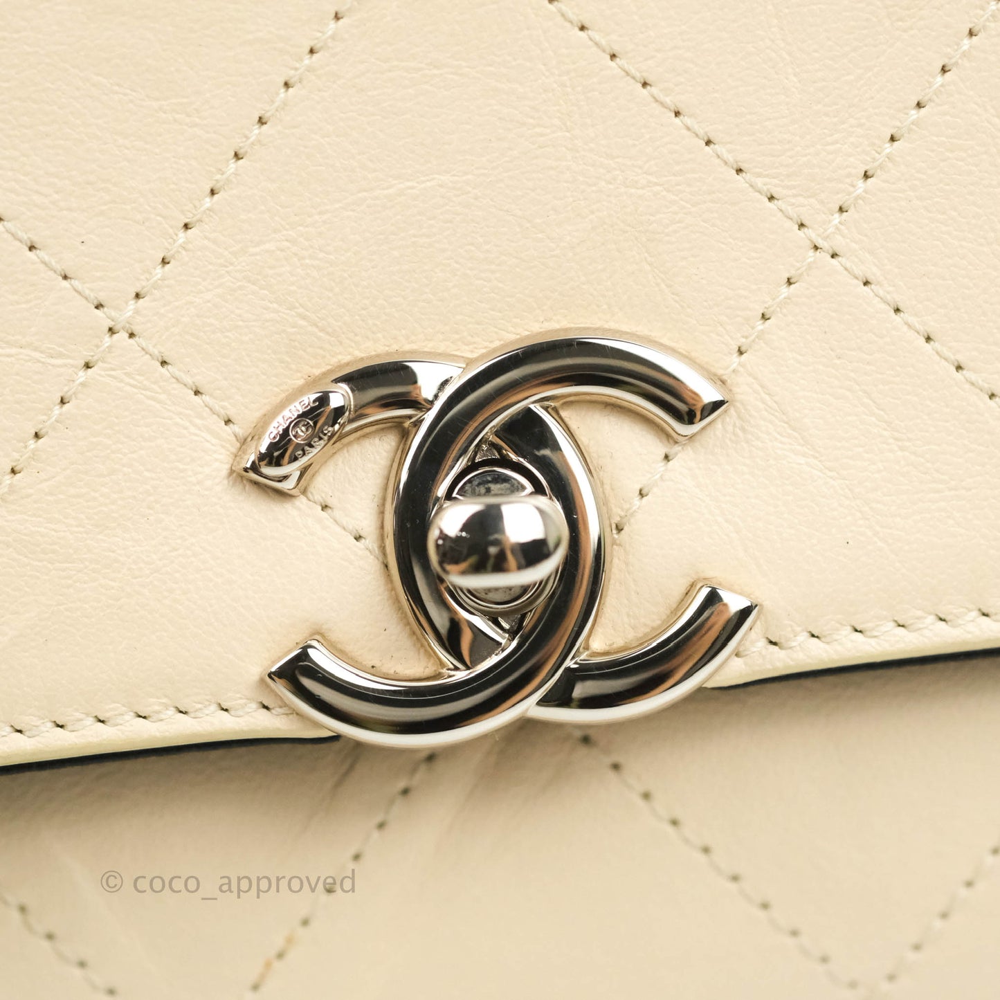 Chanel Flat Quilted Flap Bag Light Beige Grosgrain Ribbon Crumpled Calfskin Silver Hardware 18S