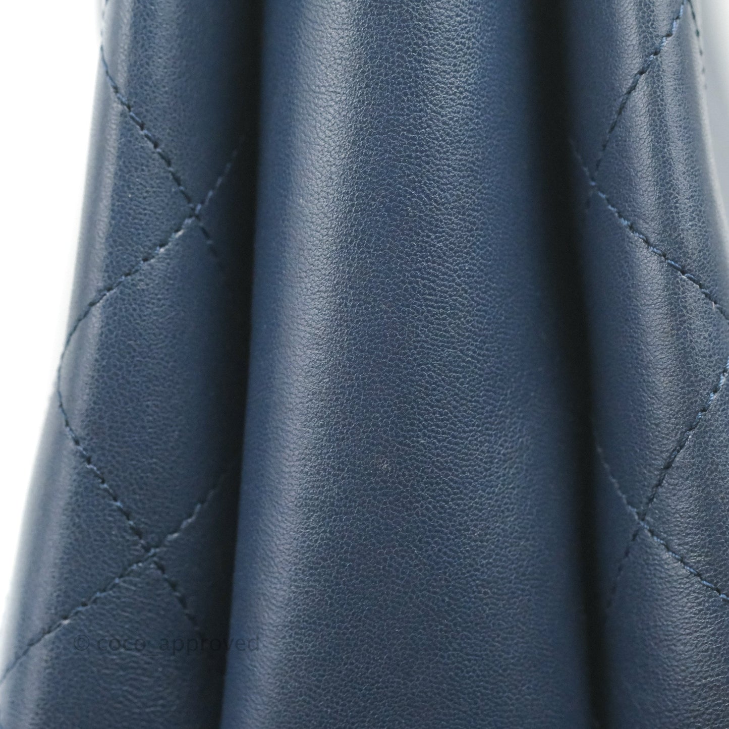 Chanel Flat Quilted Coco Luxe Large Shopping Bag Navy Aged Gold Hardware 18P