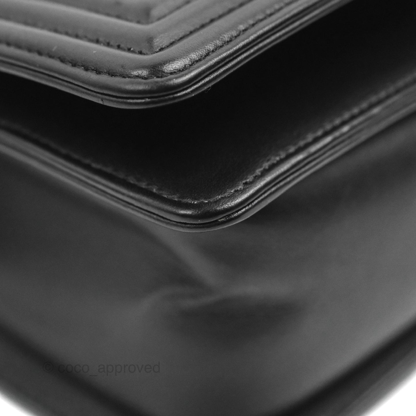 Chanel Chevron Medium Boy Black Calfskin Aged Gold Hardware