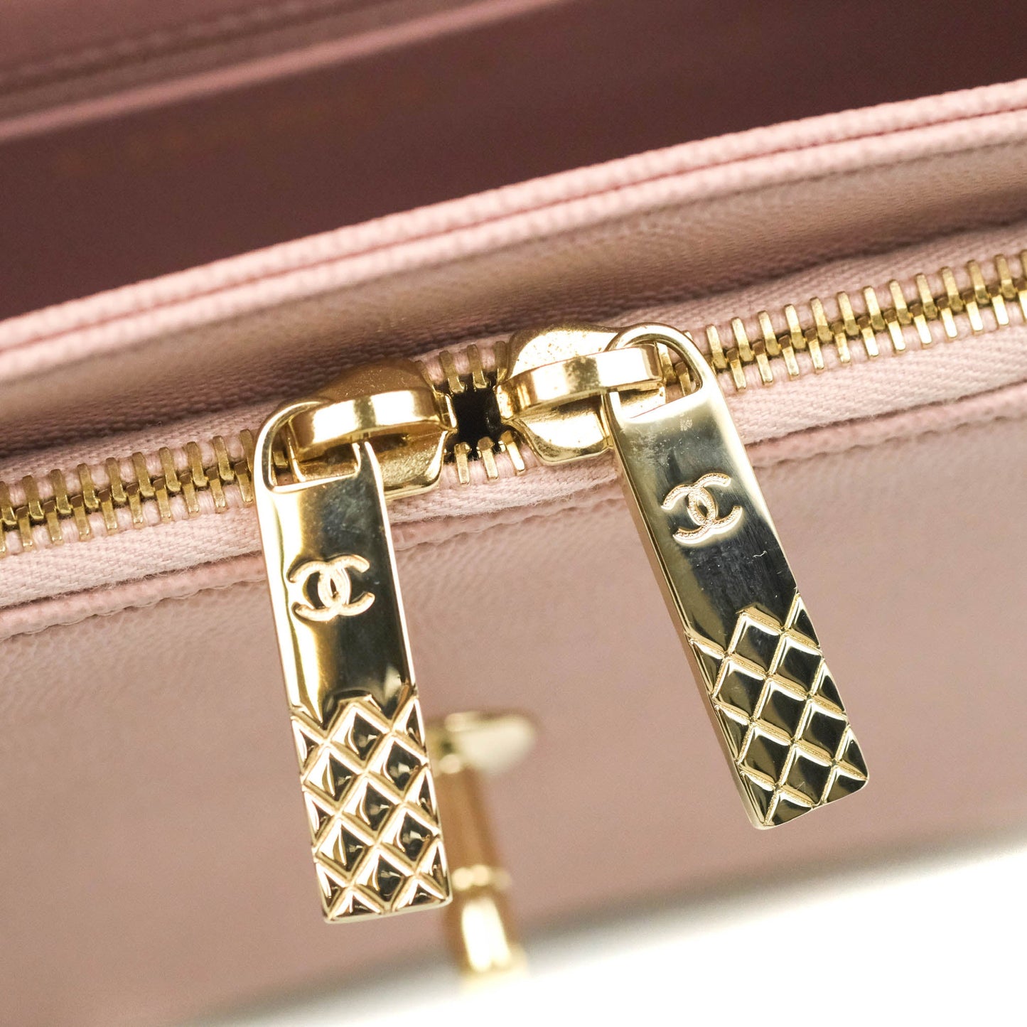 Chanel Quilted Medium Business Affinity Flap Pink Caviar Gold Hardware
