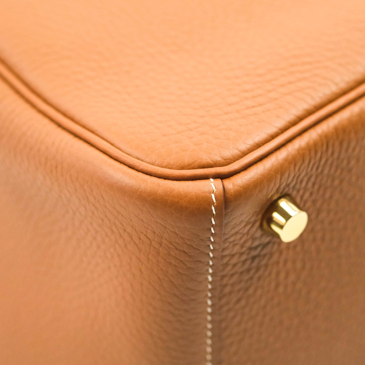 Hermès Lindy 26 Taurillon Clemence Gold Gold Hardware