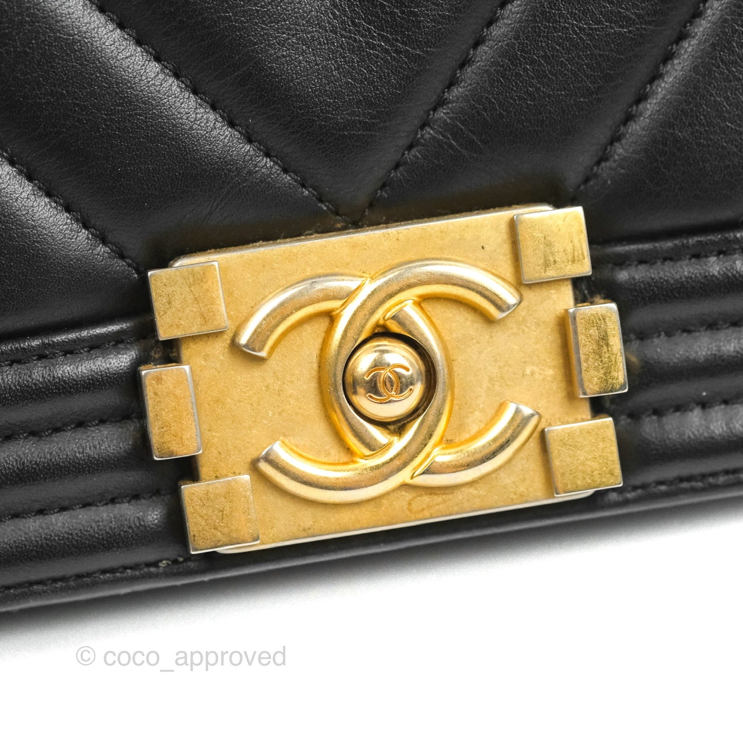 Chanel Chevron Medium Boy Black Calfskin Aged Gold Hardware
