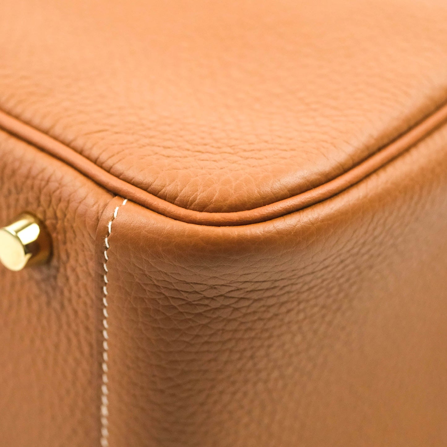 Hermès Lindy 26 Taurillon Clemence Gold Gold Hardware