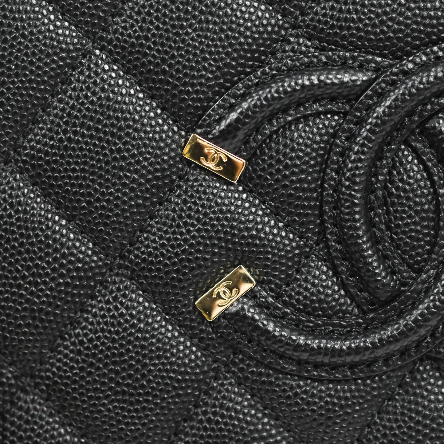Chanel Quilted Small CC Filigree Vanity Case Black Caviar Gold Hardware