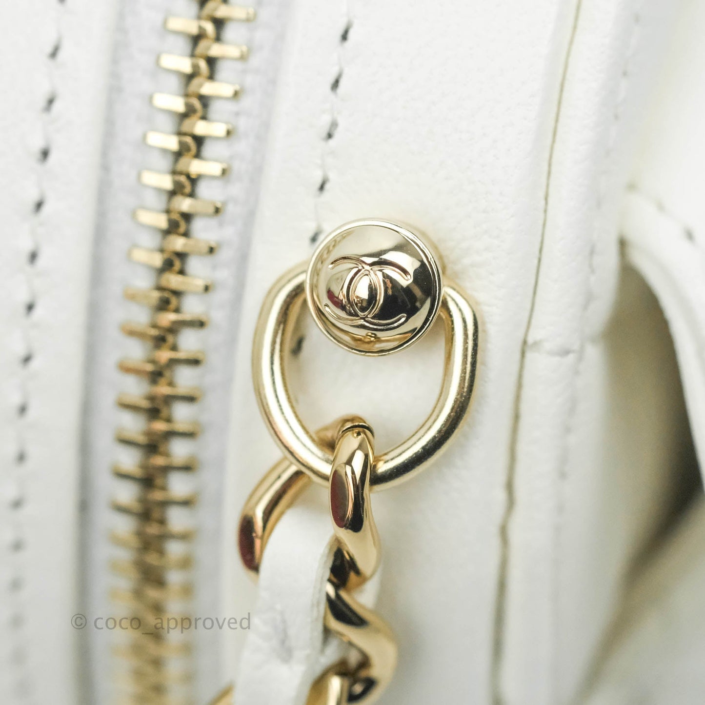 Chanel Small Heart Bag White Lambskin Gold Hardware 22S